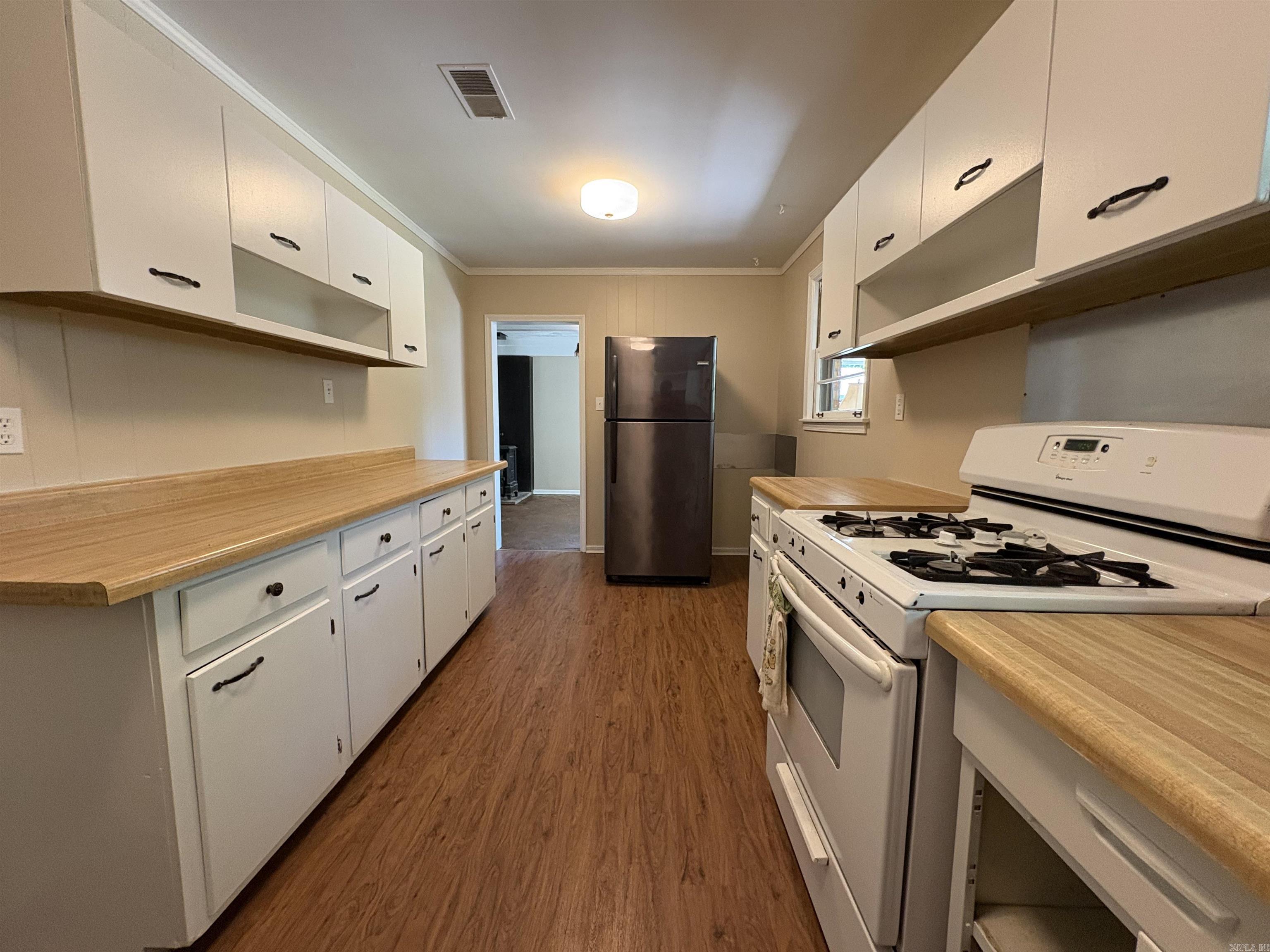610 N Roselawn  West Memphis, AR