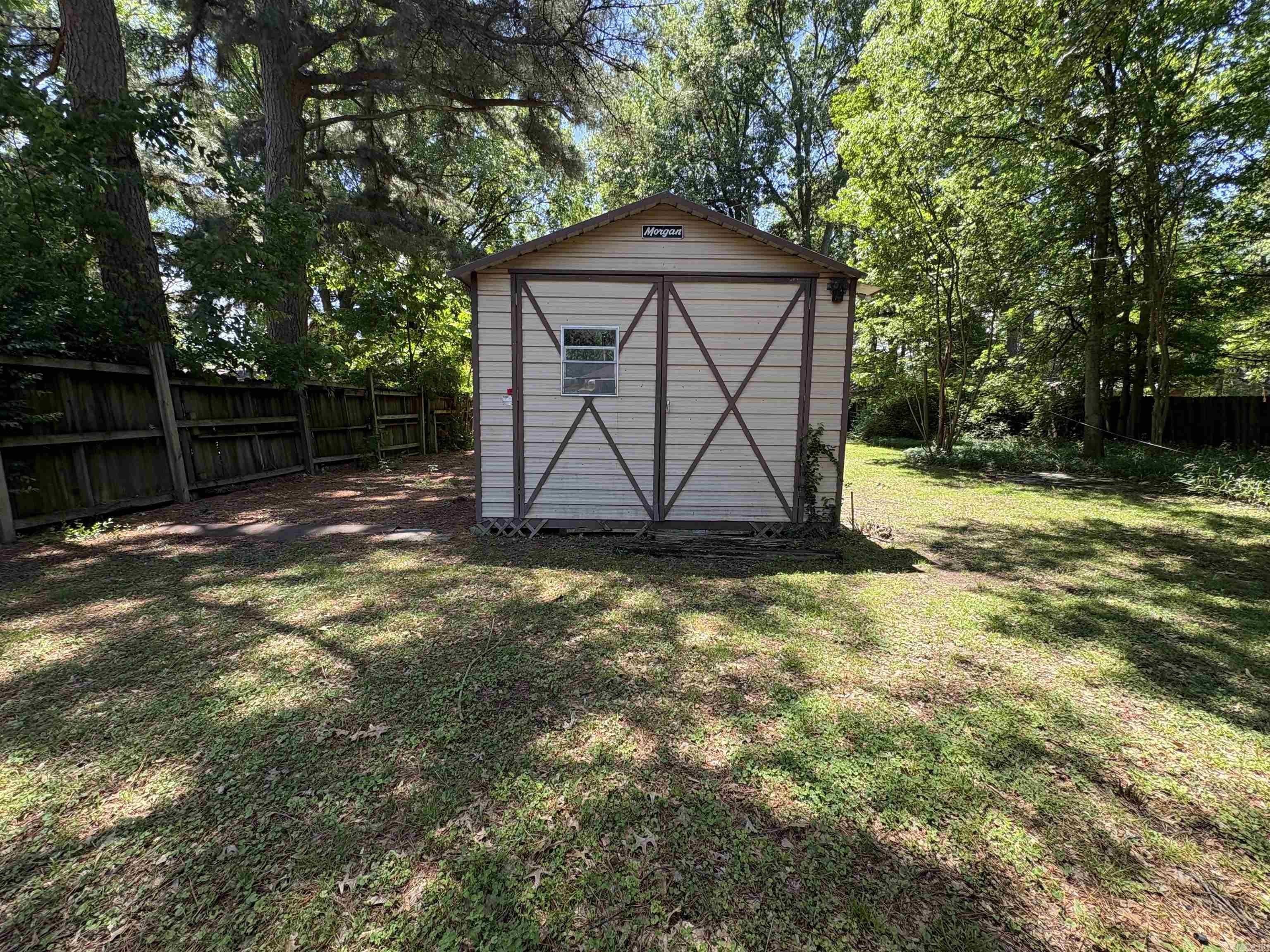 610 N Roselawn  West Memphis, AR