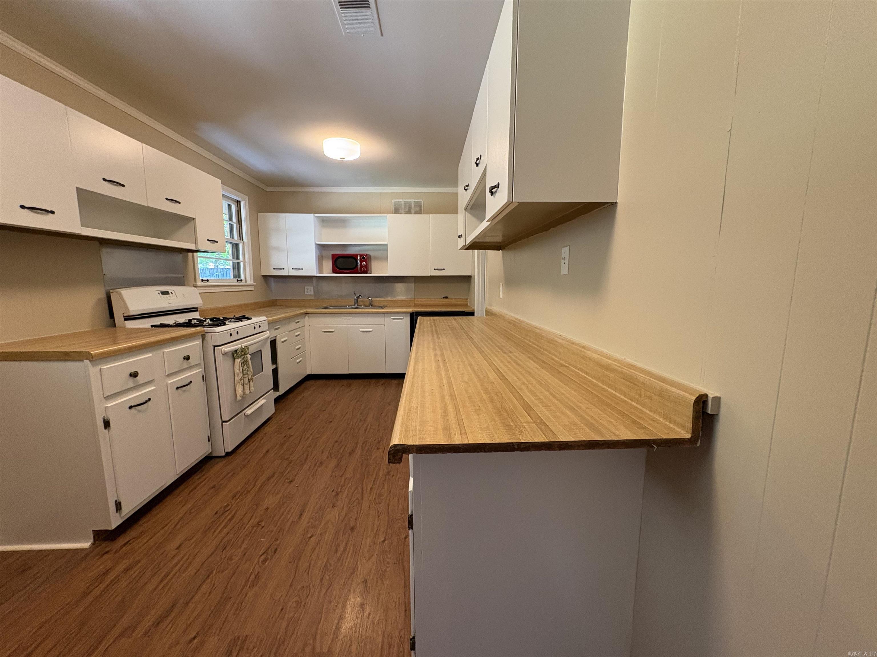 610 N Roselawn  West Memphis, AR