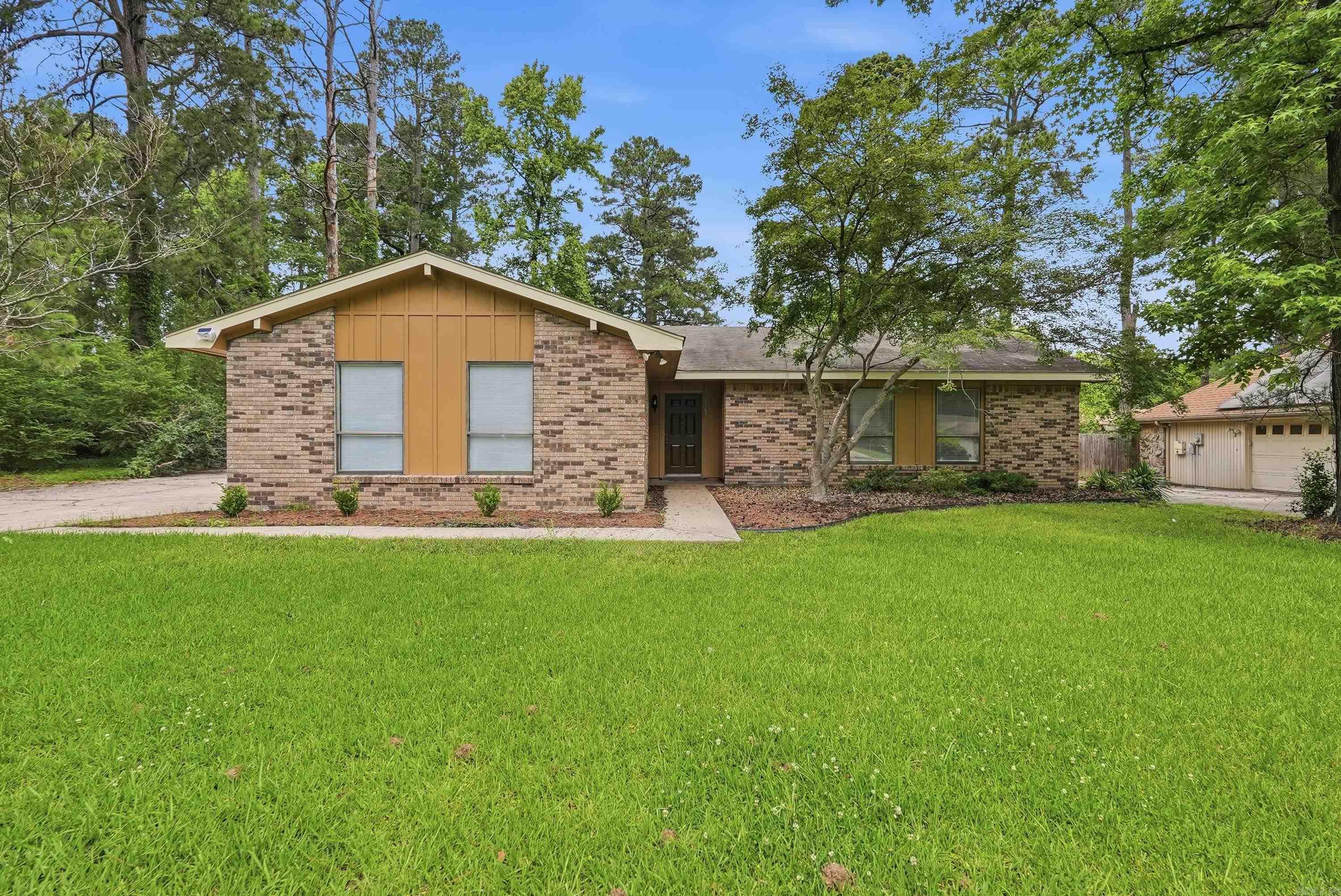 7507 S Pinewood Dr  Pine Bluff, AR