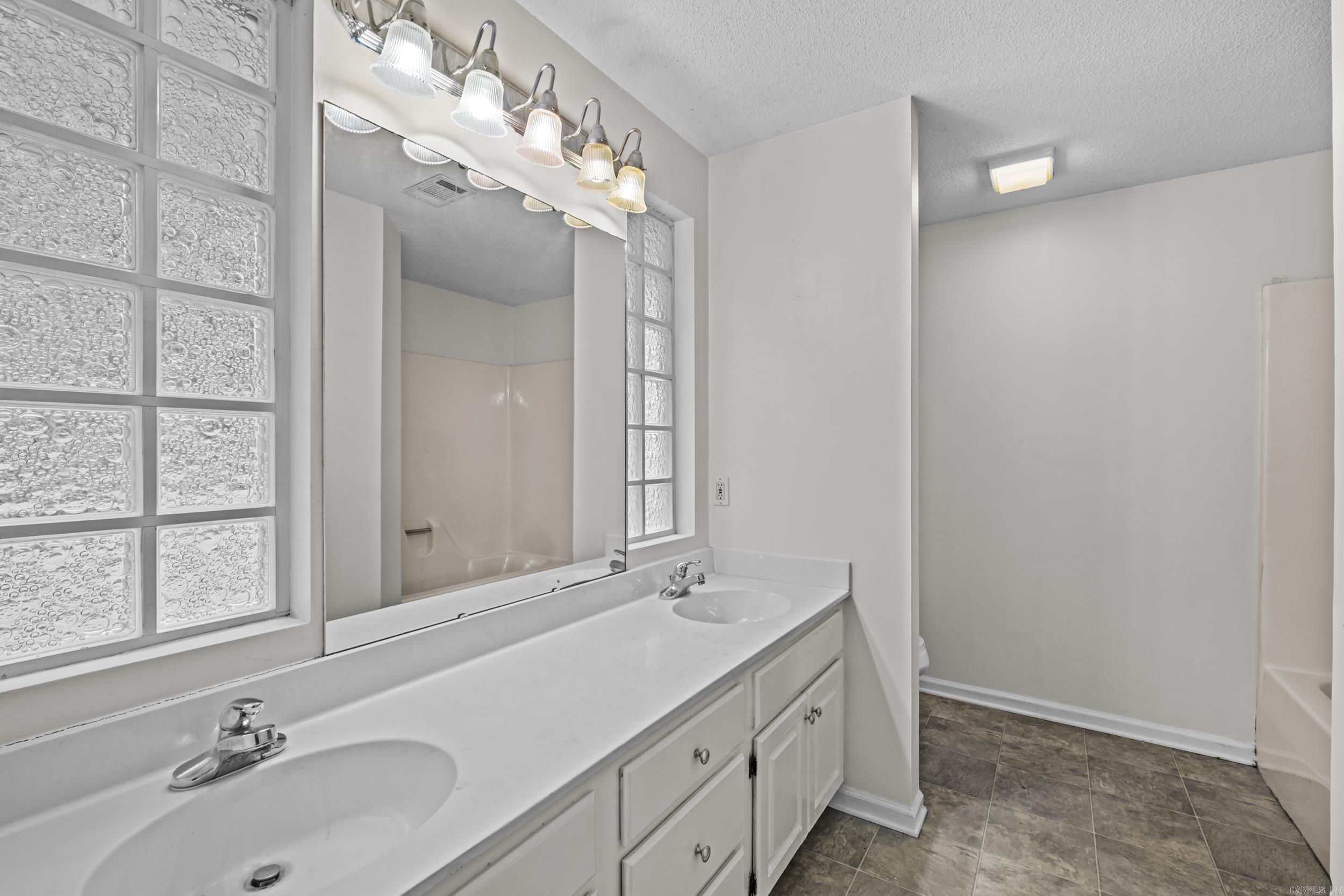 2402 Austin Oaks  Sherwood, AR