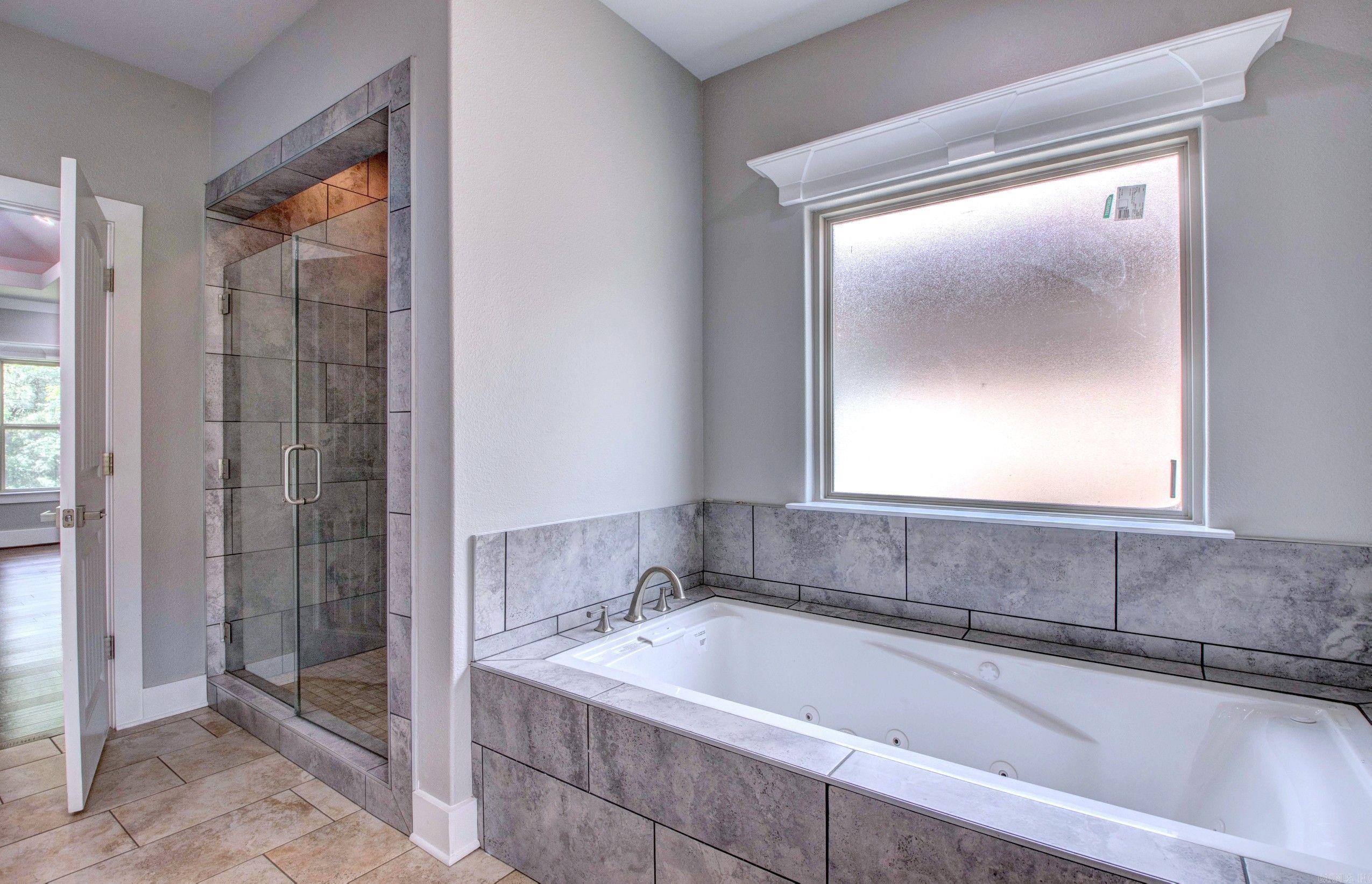 8001 Kanis Pines  Little Rock, AR