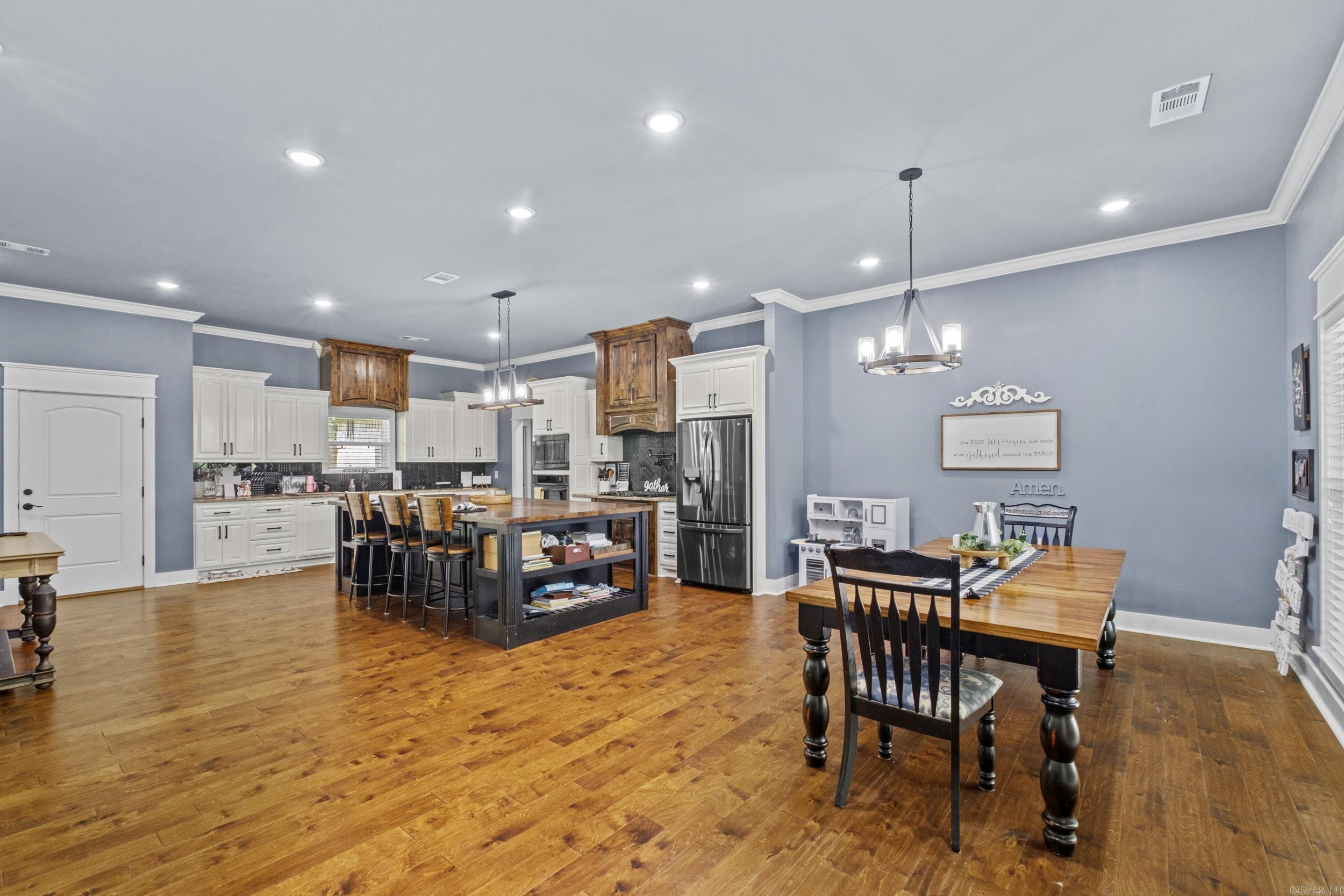 293 Johnston  RD Searcy, AR 72143