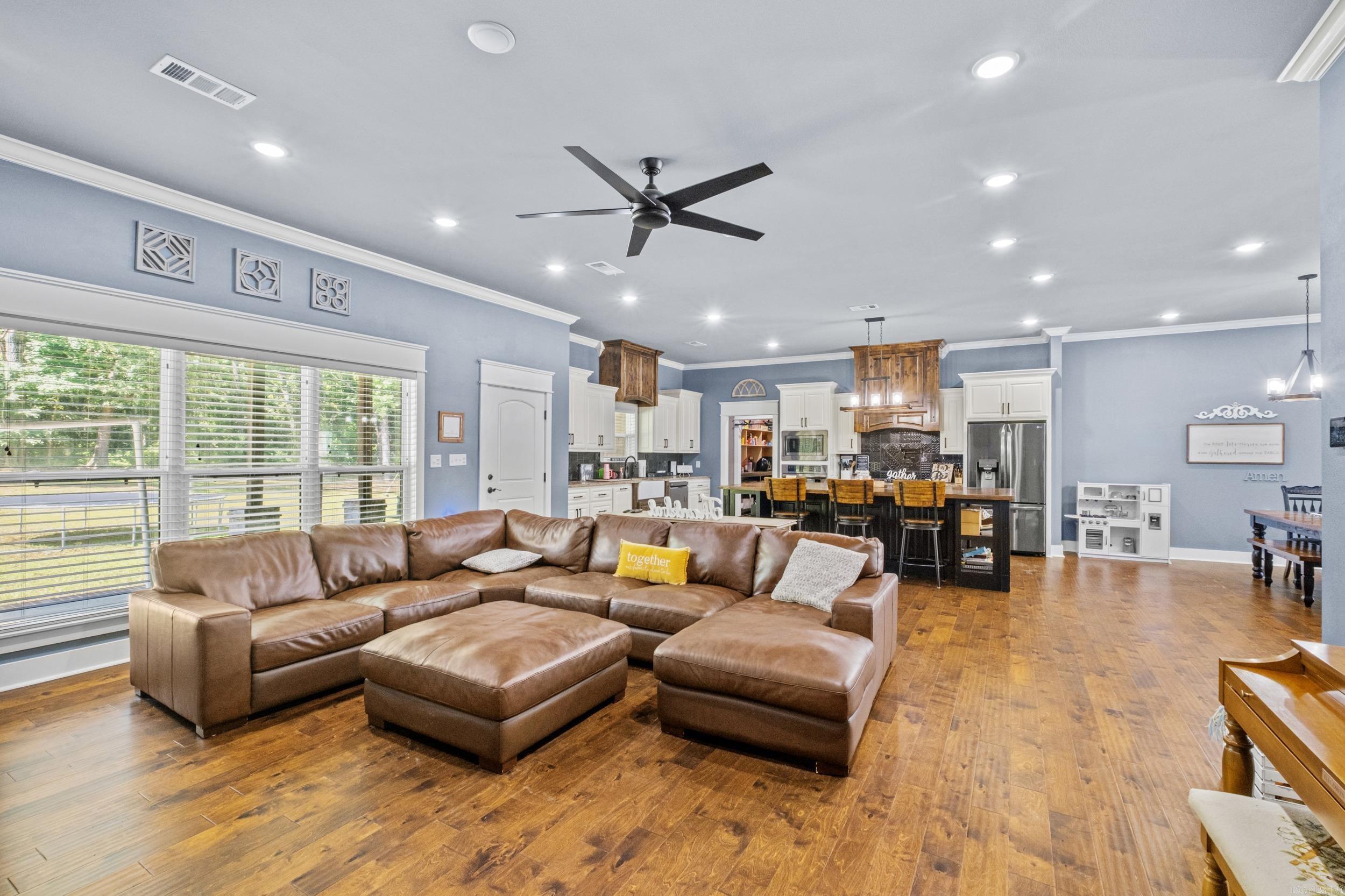 293 Johnston  RD Searcy, AR 72143