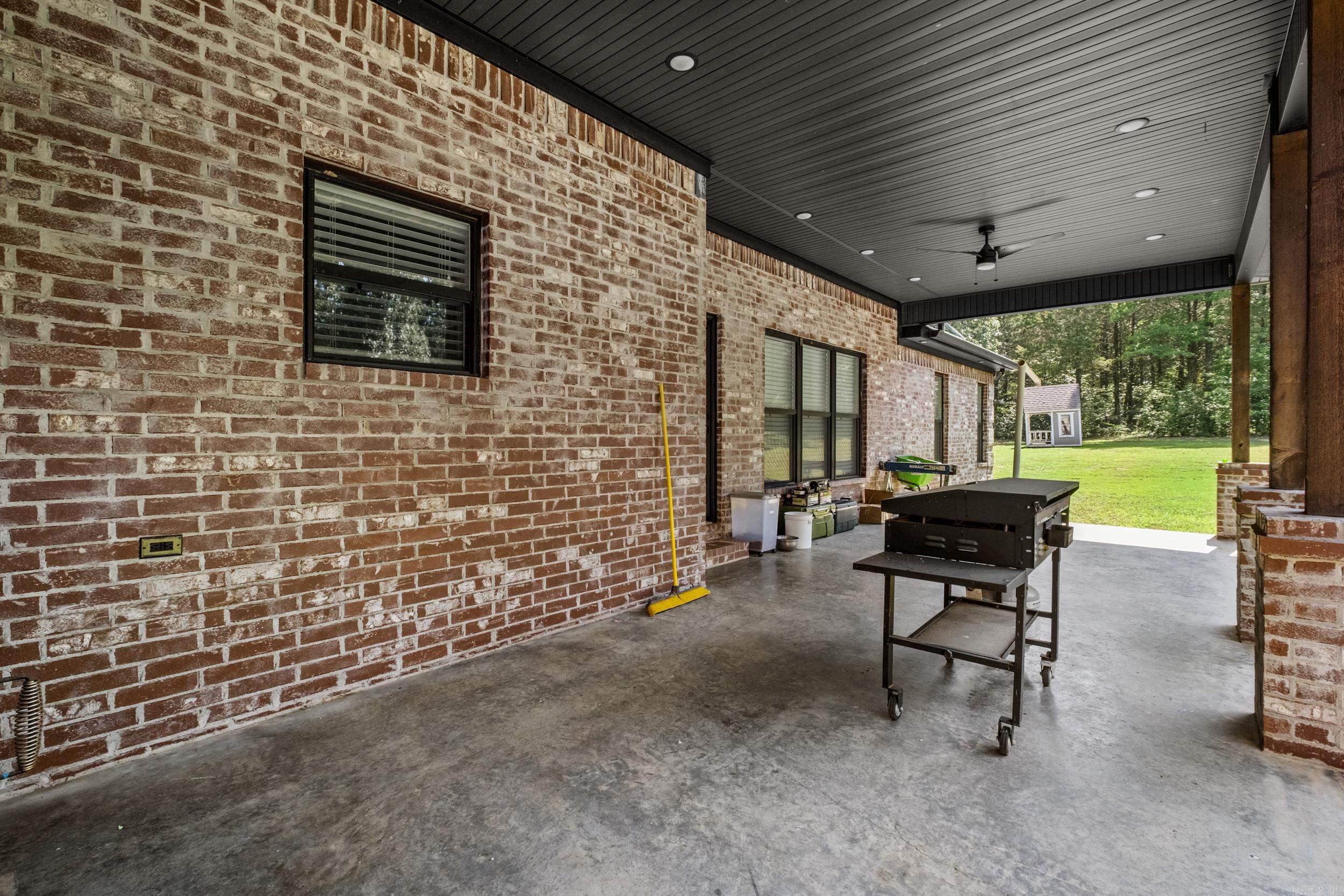 293 Johnston  RD Searcy, AR 72143