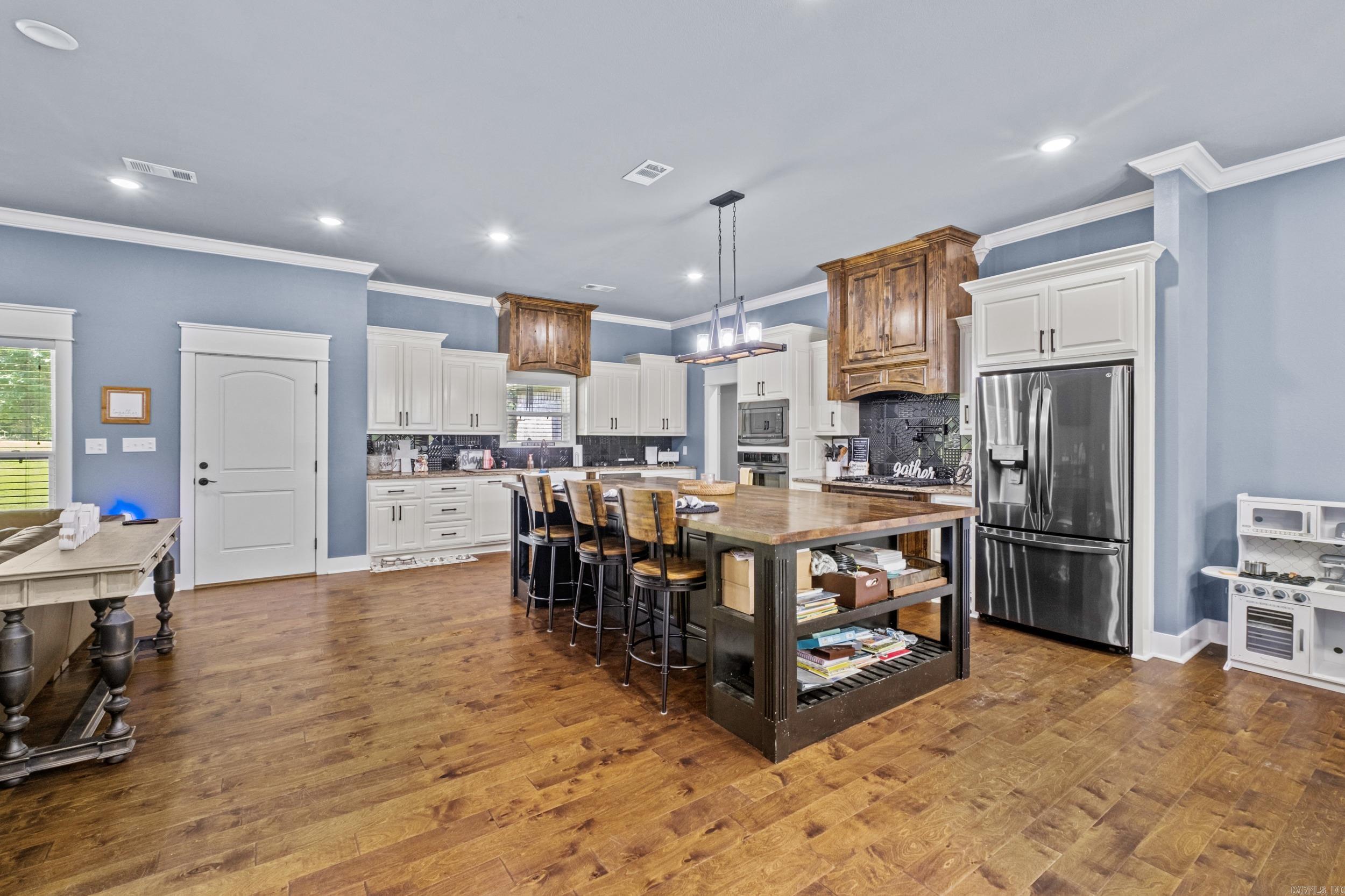293 Johnston  RD Searcy, AR 72143