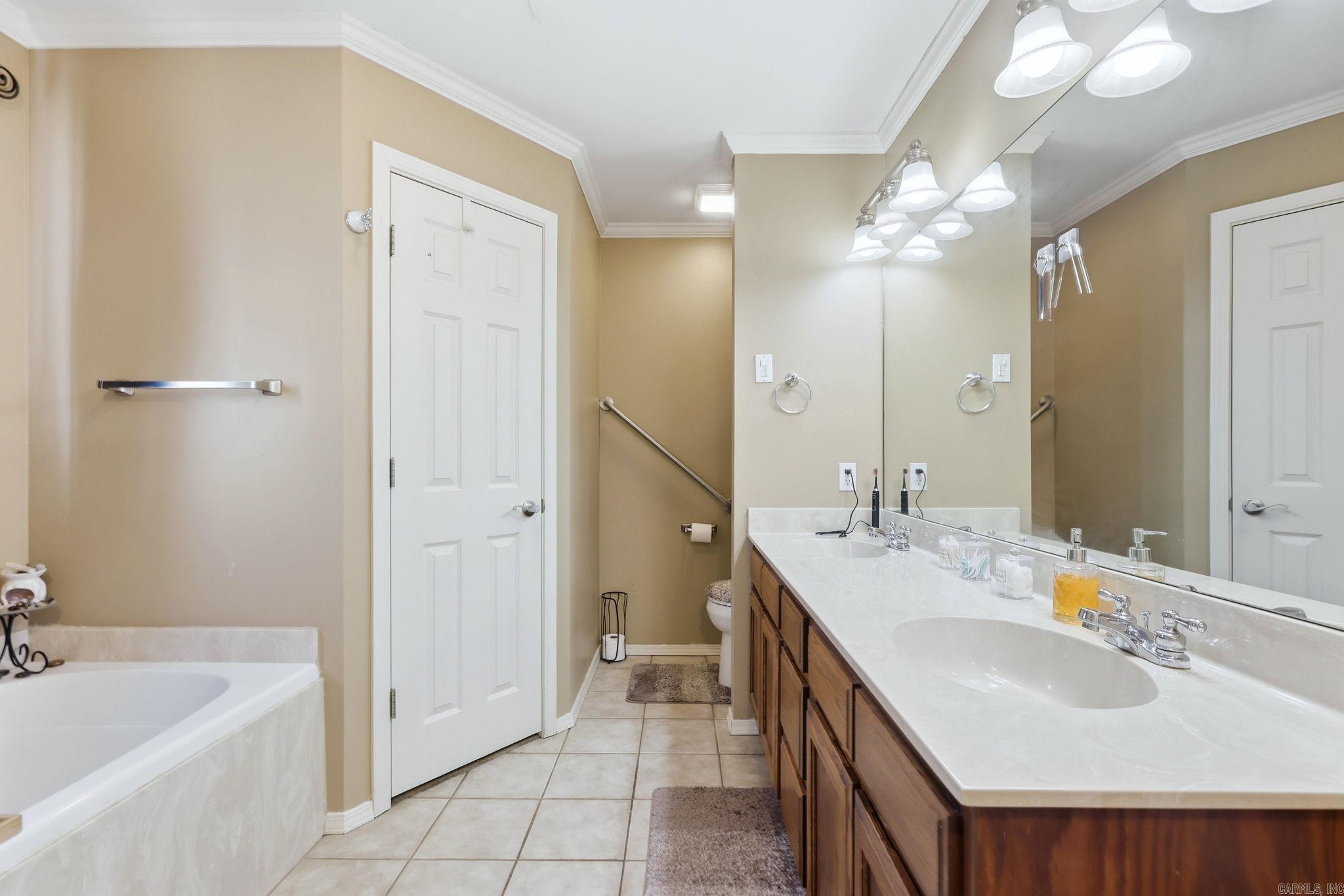 1819 Pleasant Point Circle  Bryant, AR