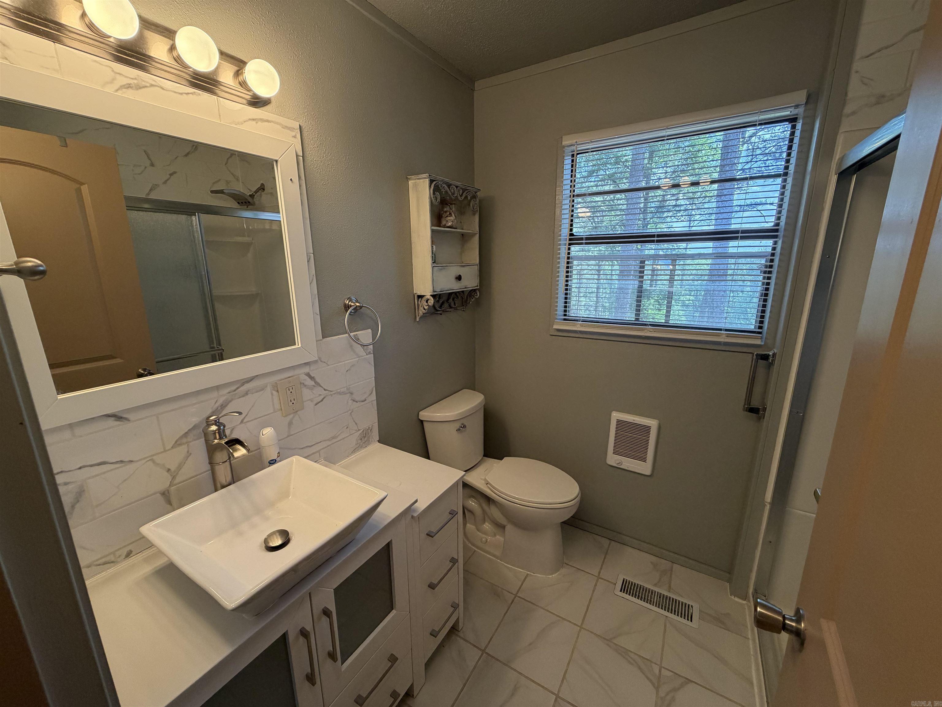118 Cedar Valley Rd.  Fairfield Bay, AR