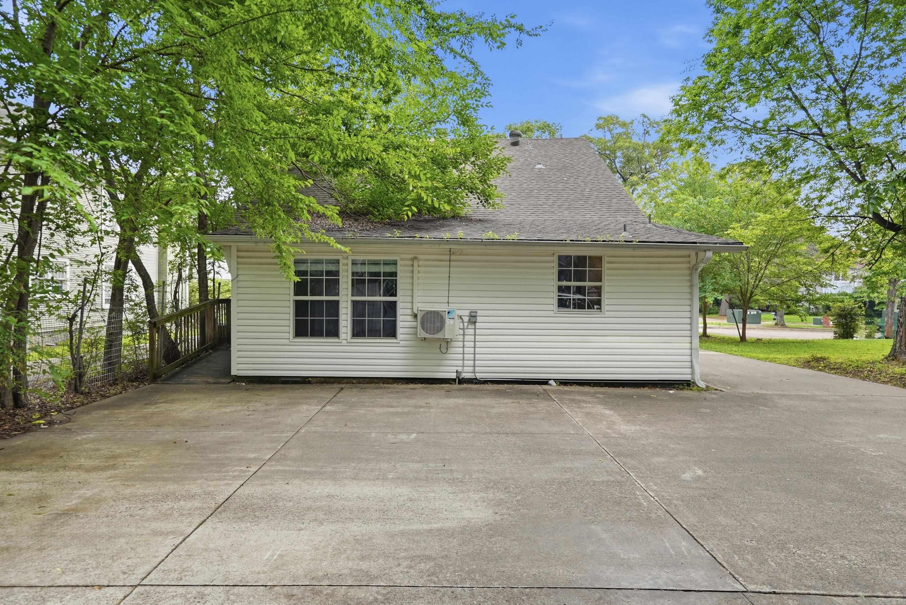 523 LOCUST  Conway, AR