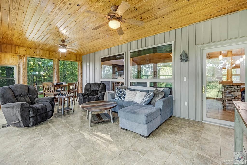 89 Kevins Xing  Amity, AR