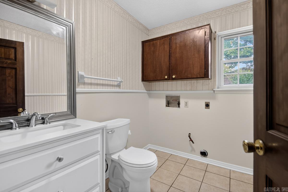 2911 Millbrook  Little Rock, AR