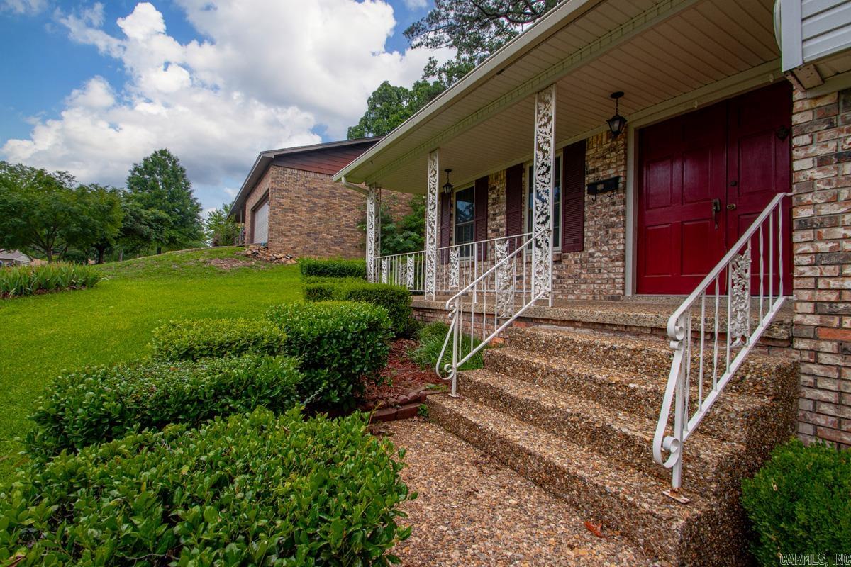 2911 Millbrook  Little Rock, AR