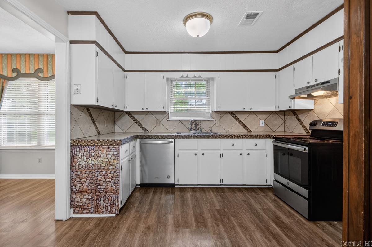 2911 Millbrook  Little Rock, AR