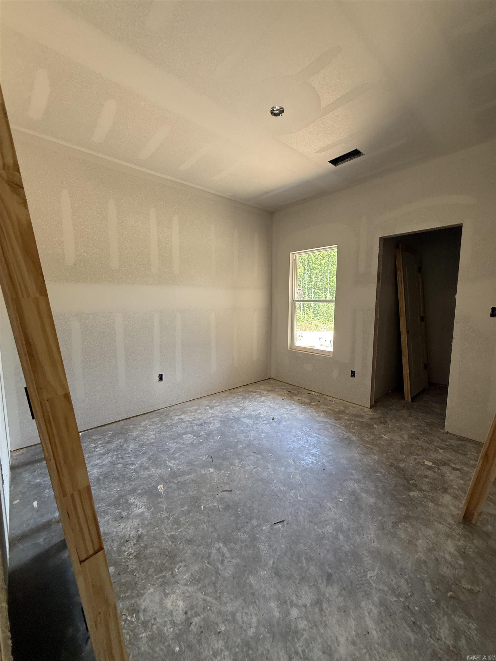 529 Madeleine  Austin, AR