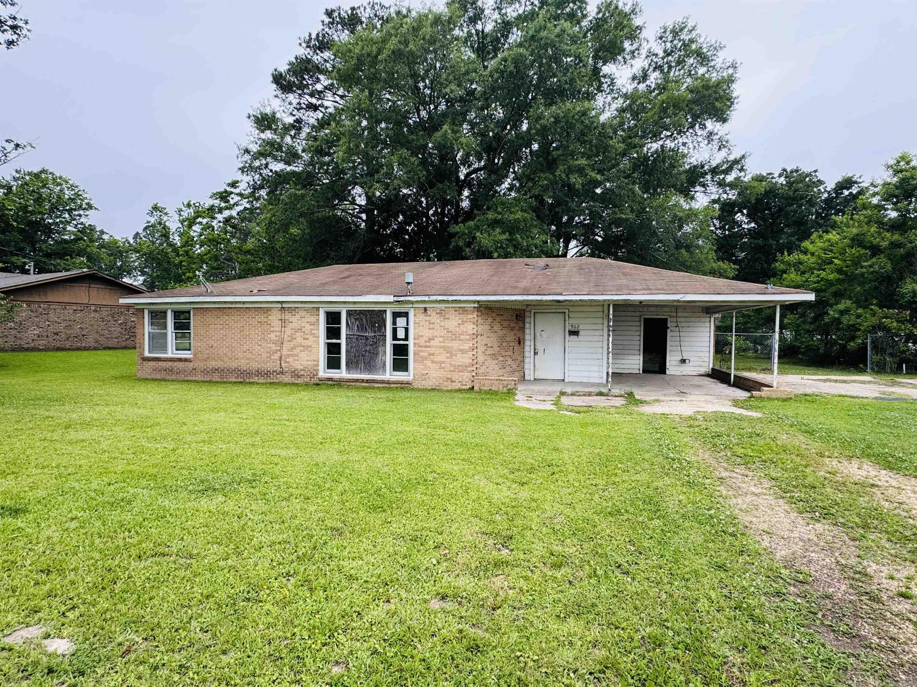 902 Mount Holly Rd  Smackover, AR