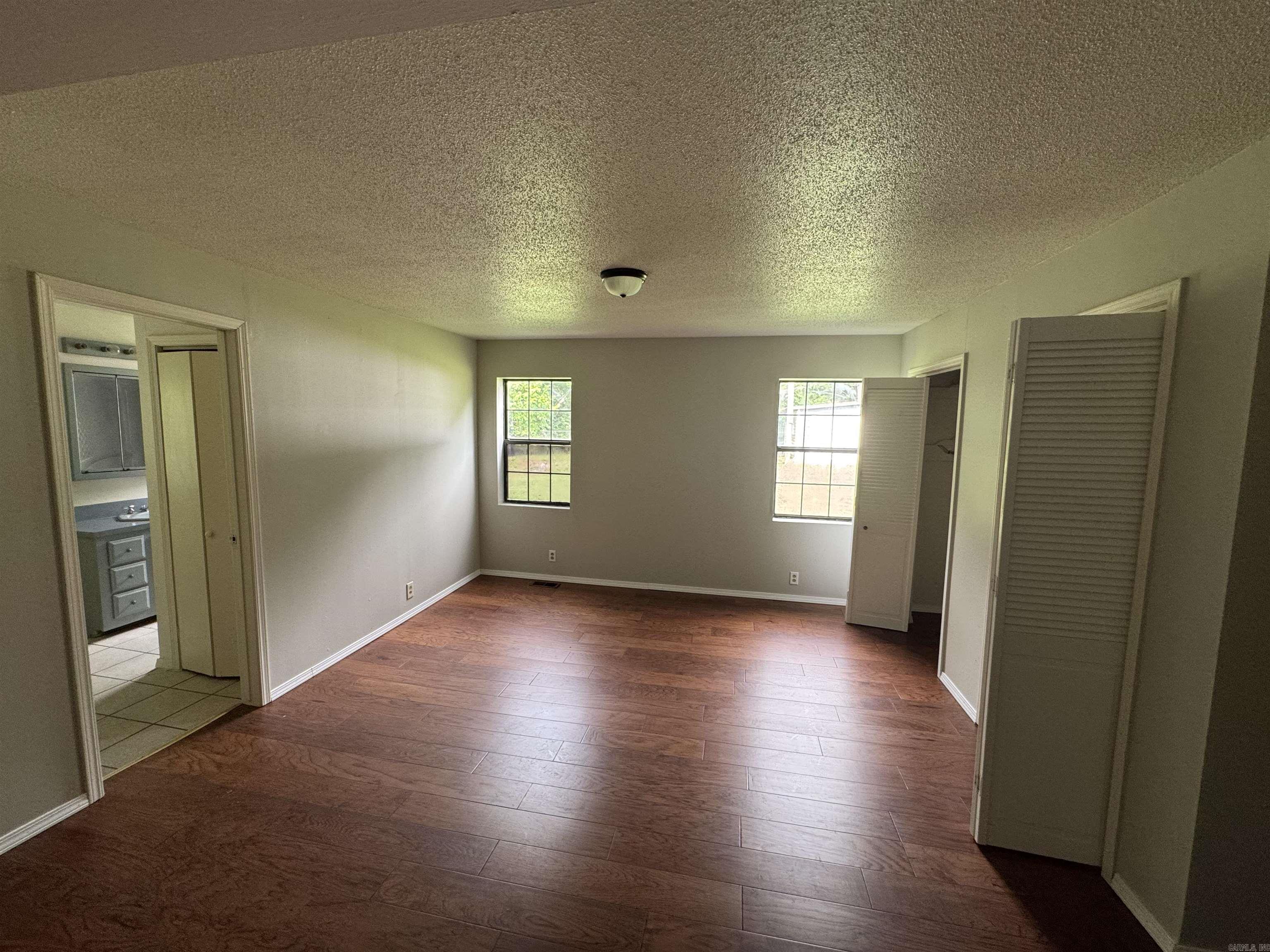 1209 N 3rd St  Ozark, AR