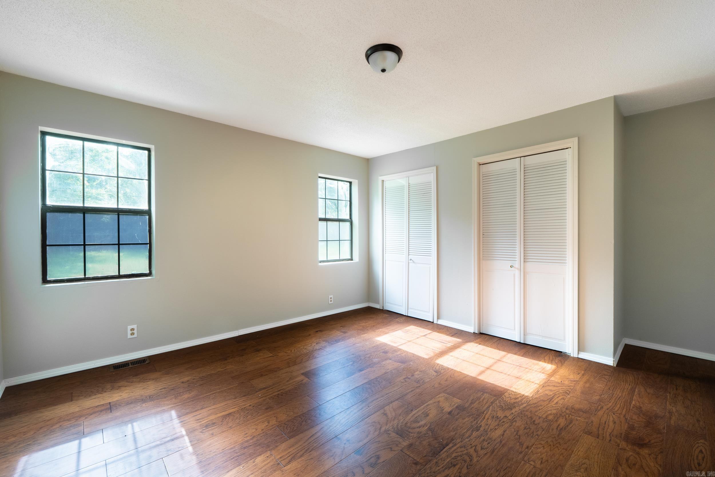 1209 N 3rd St Ozark, AR 72949