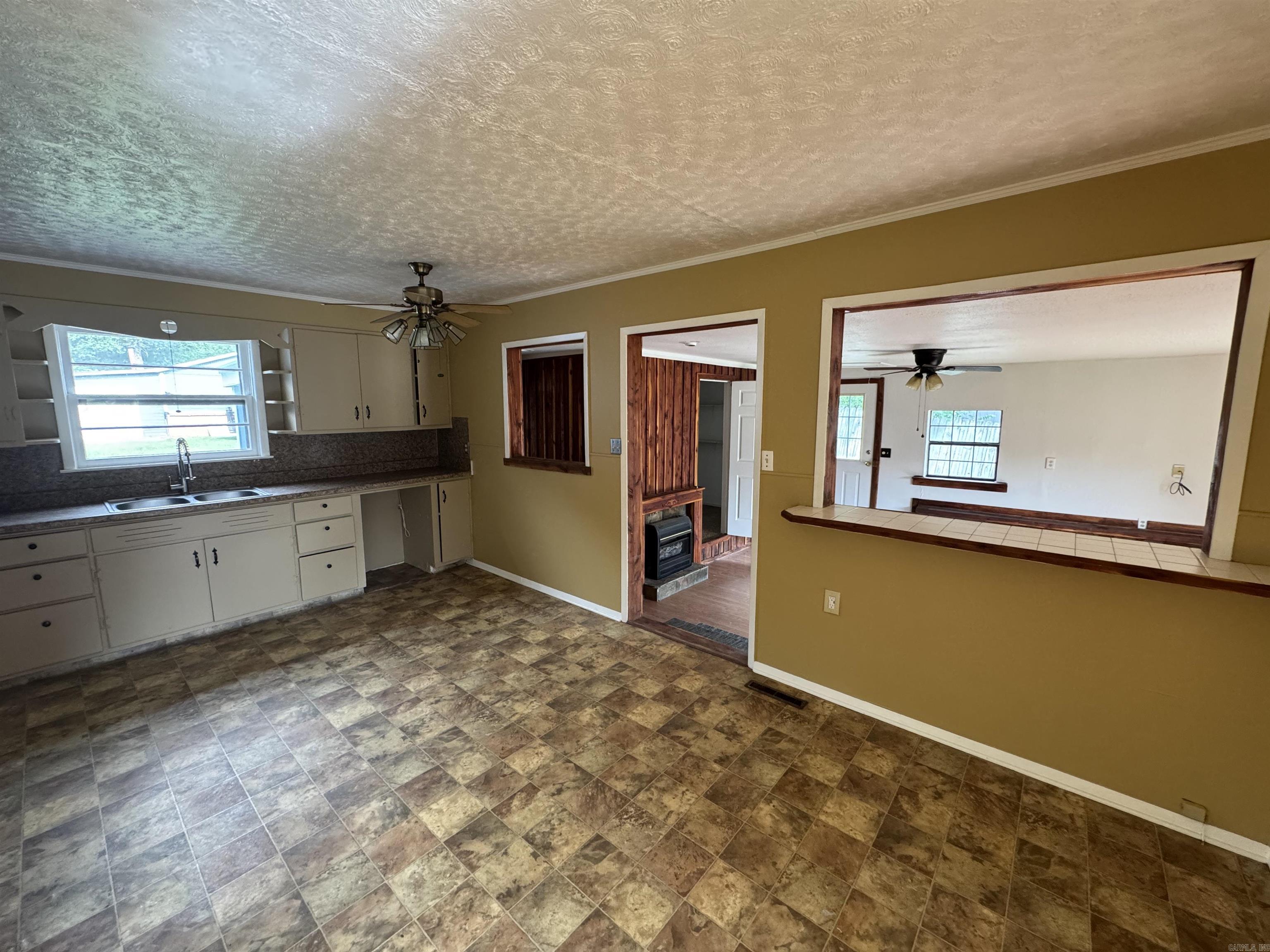1209 N 3rd St  Ozark, AR