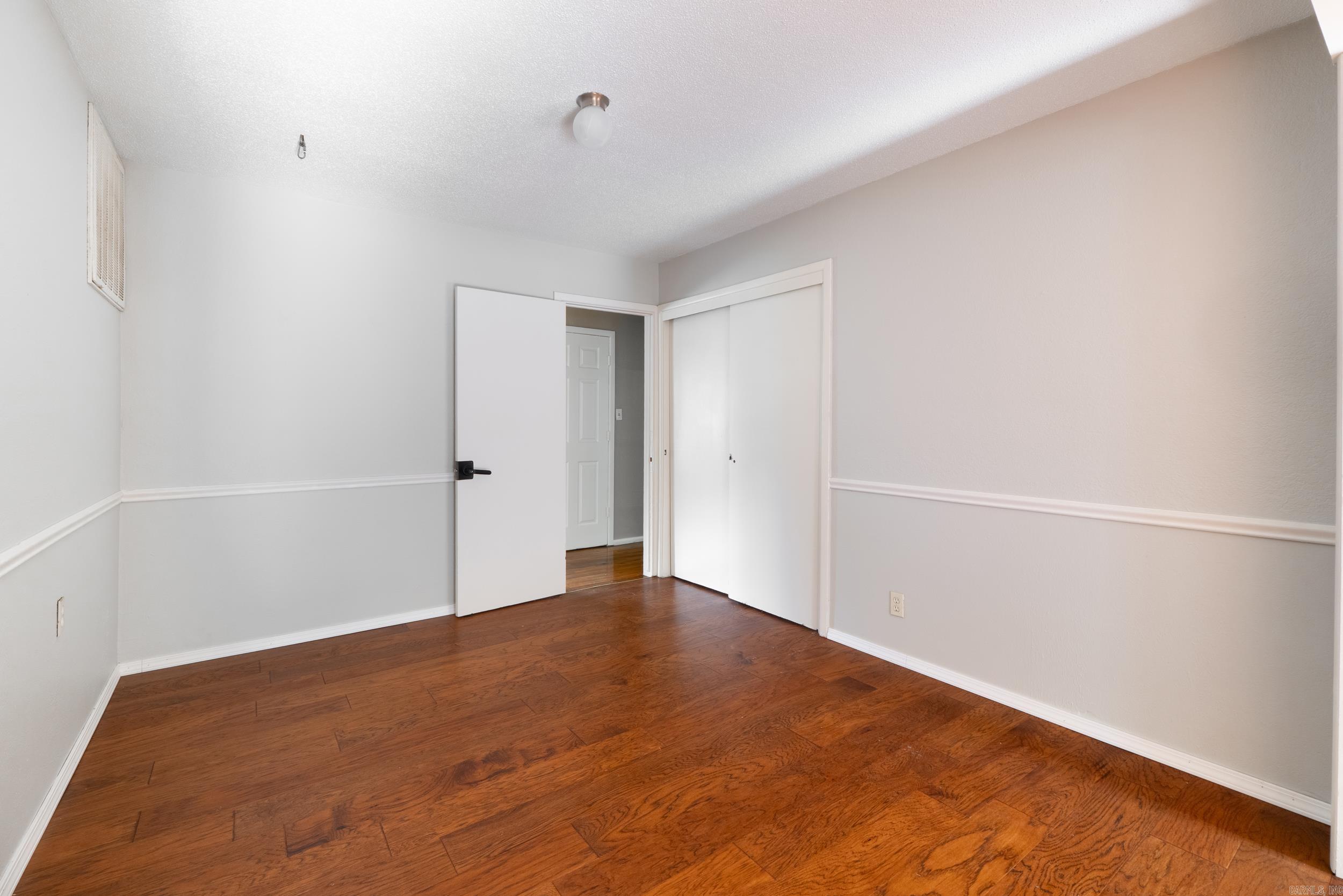 1209 N 3rd St Ozark, AR 72949