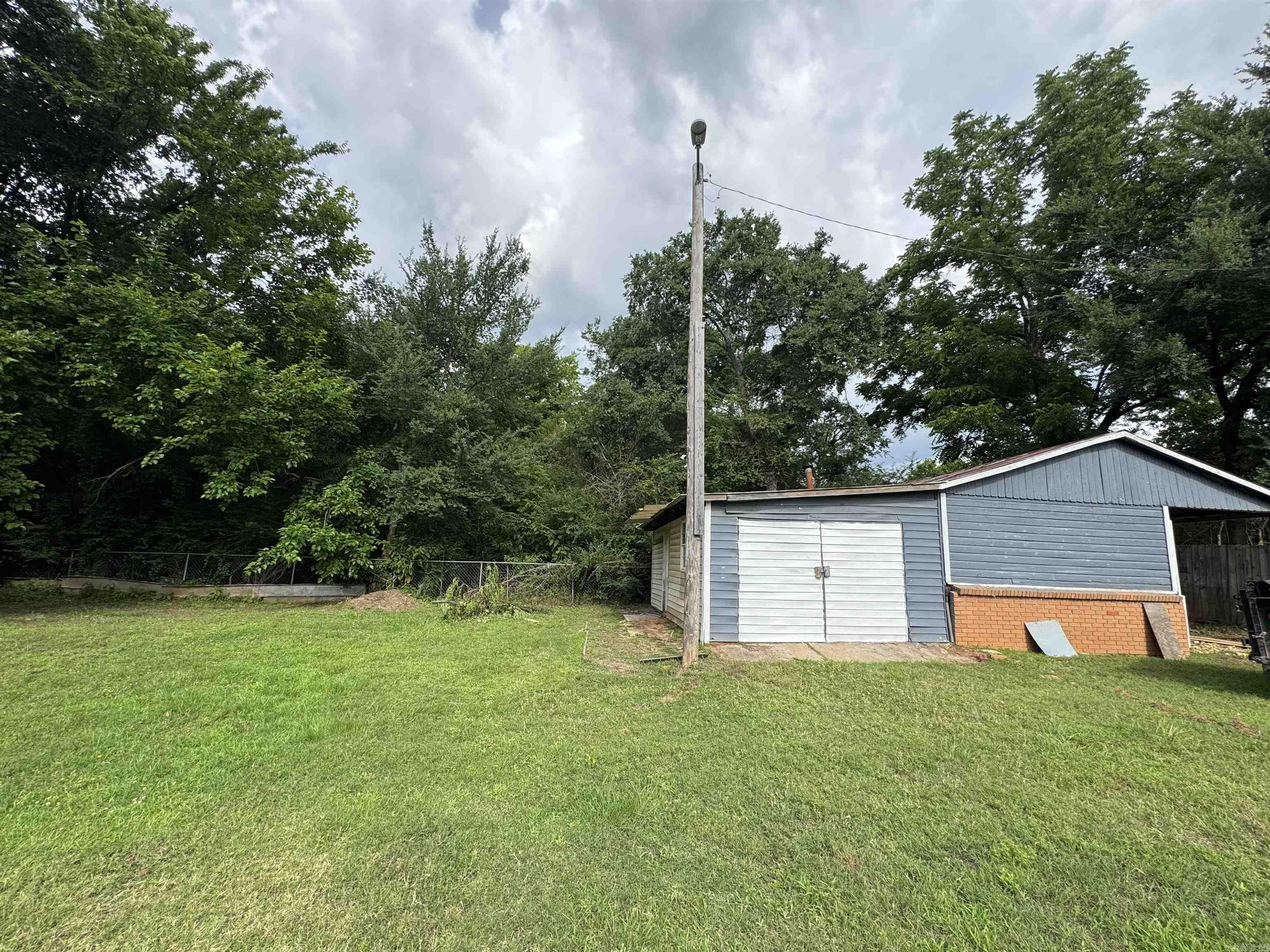 1209 N 3rd St  Ozark, AR