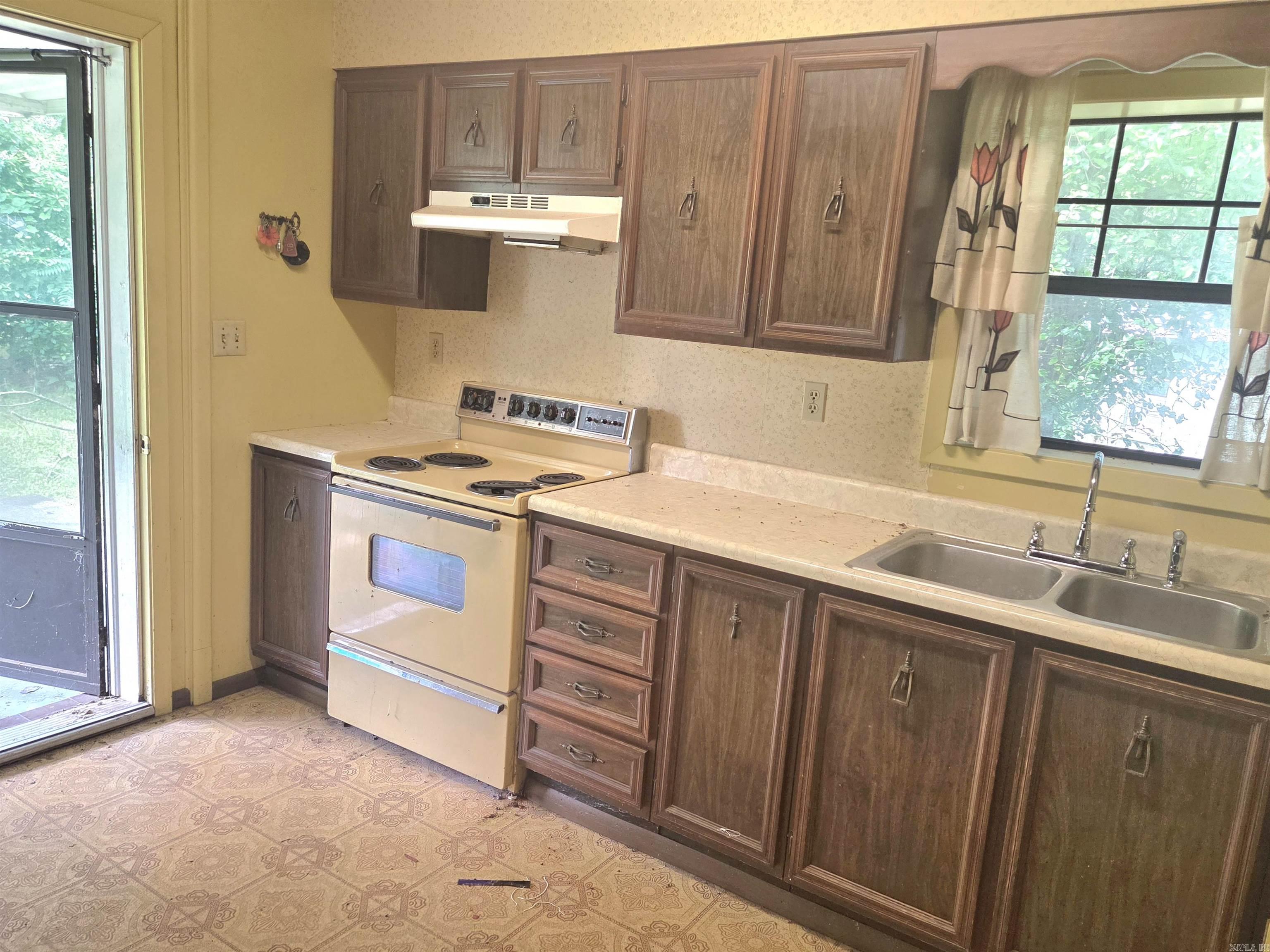 10153 66 HWY  Timbo, AR