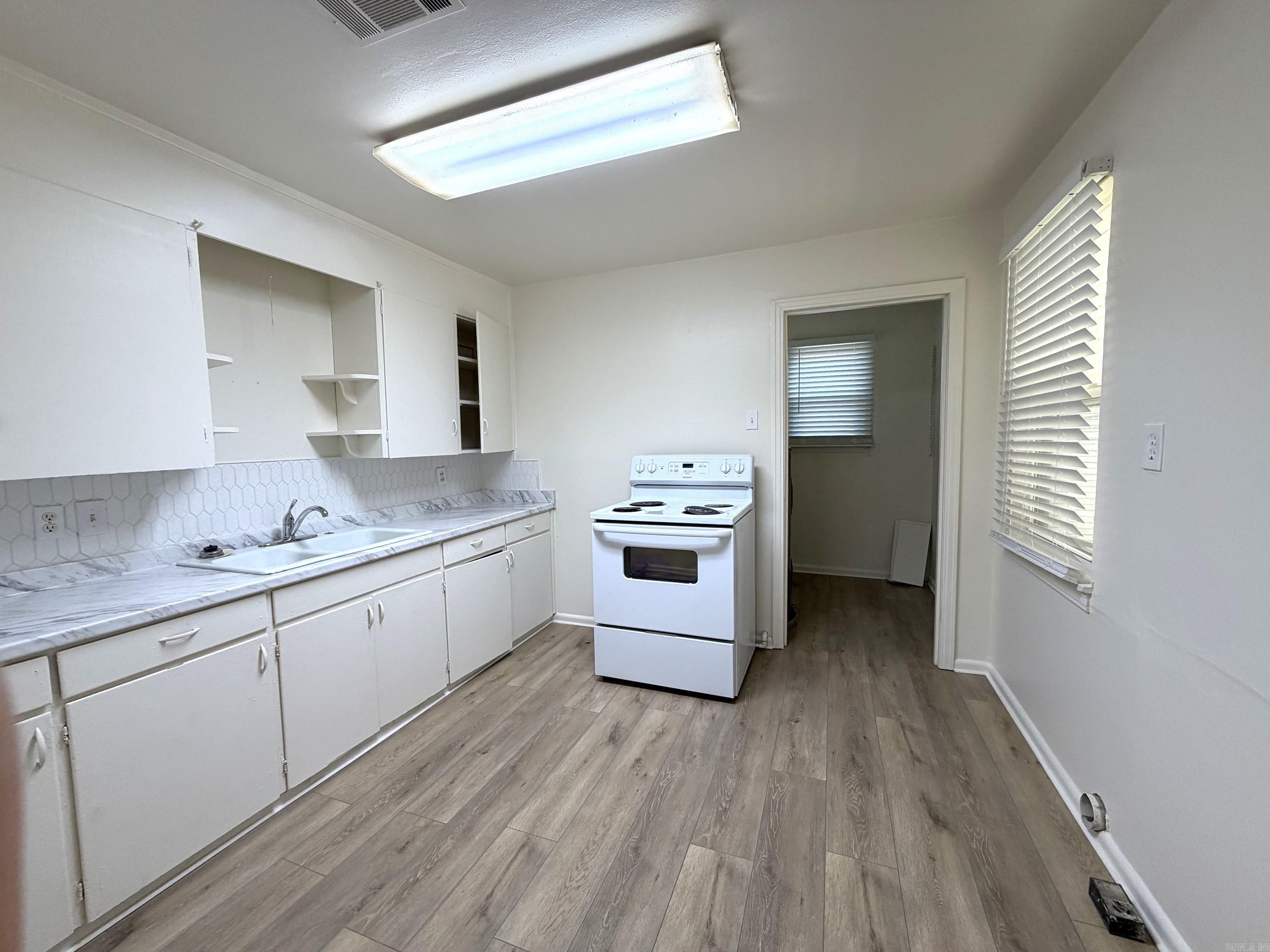 7324 L  Little Rock, AR