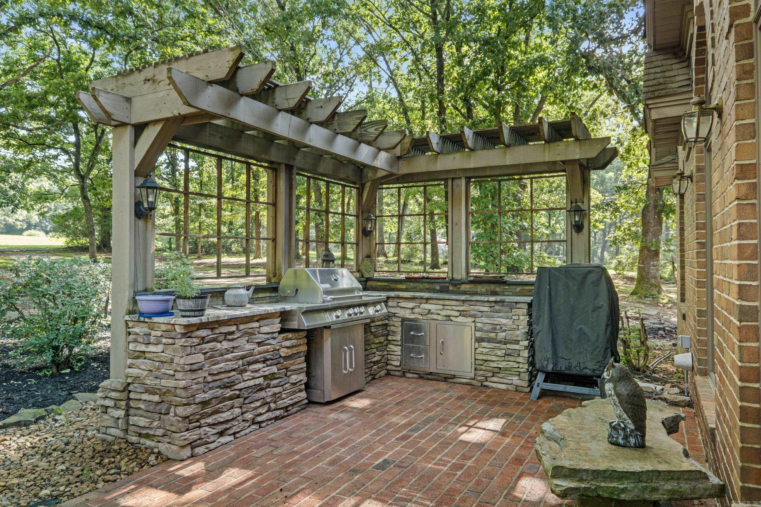 4 Robinwood Dr  Searcy, AR