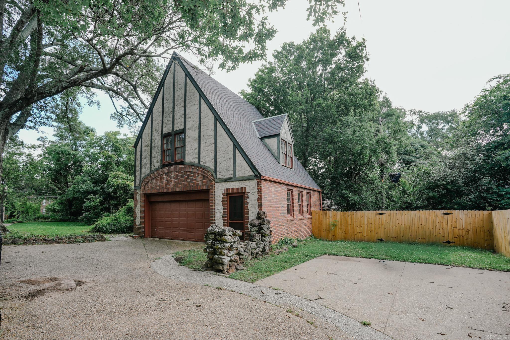 904 E 12th  Texarkana, AR