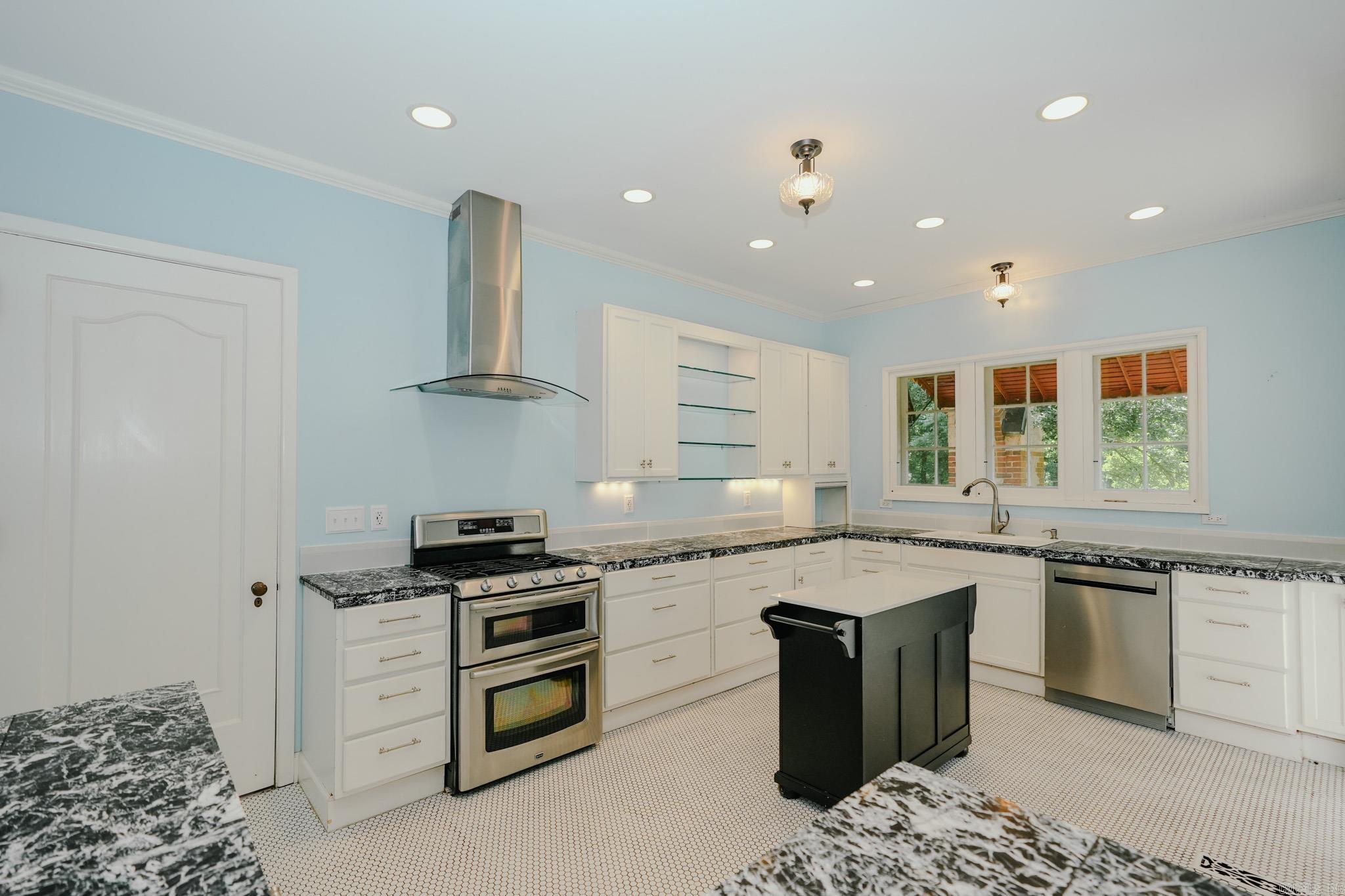 904 E 12th  Texarkana, AR