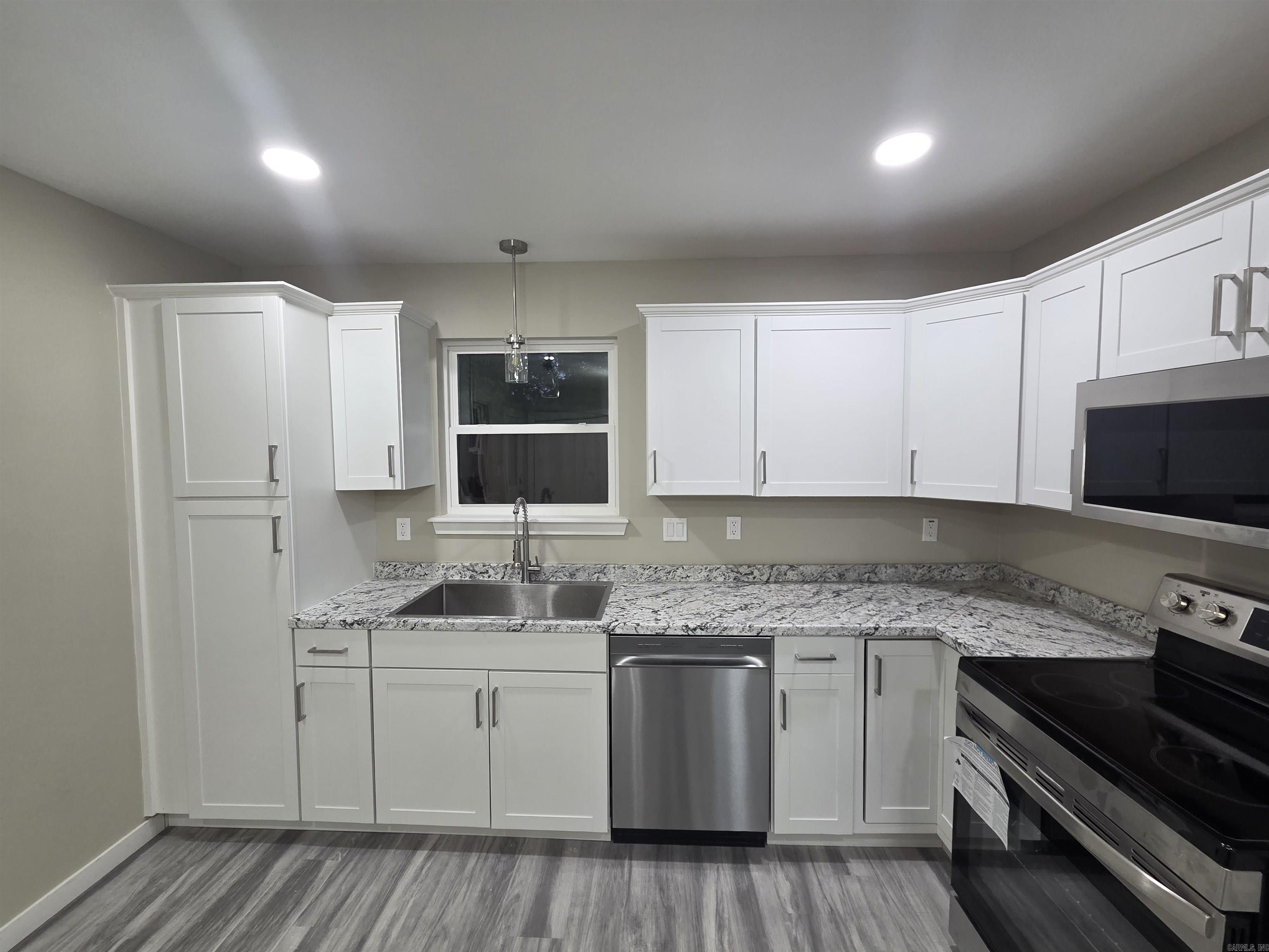 305 Thomas Circle  Lonoke, AR
