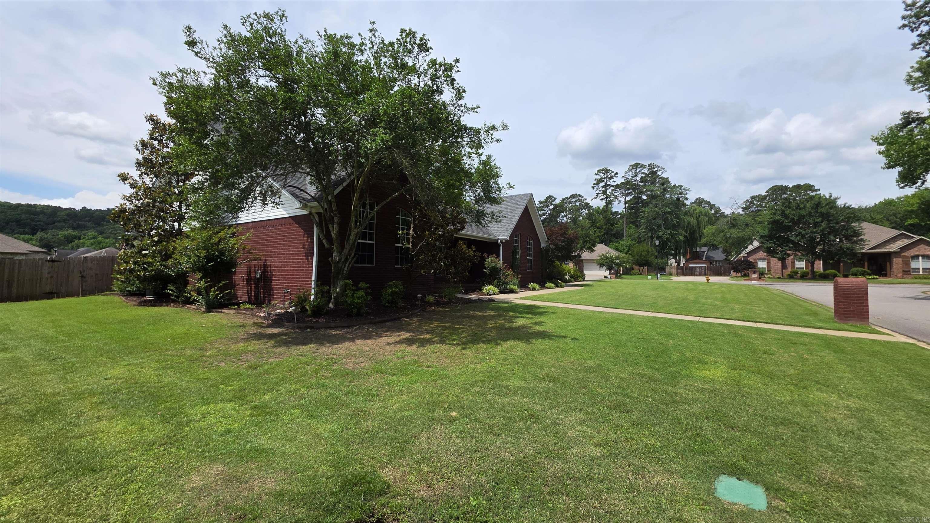 2415 W 8th  Russellville, AR
