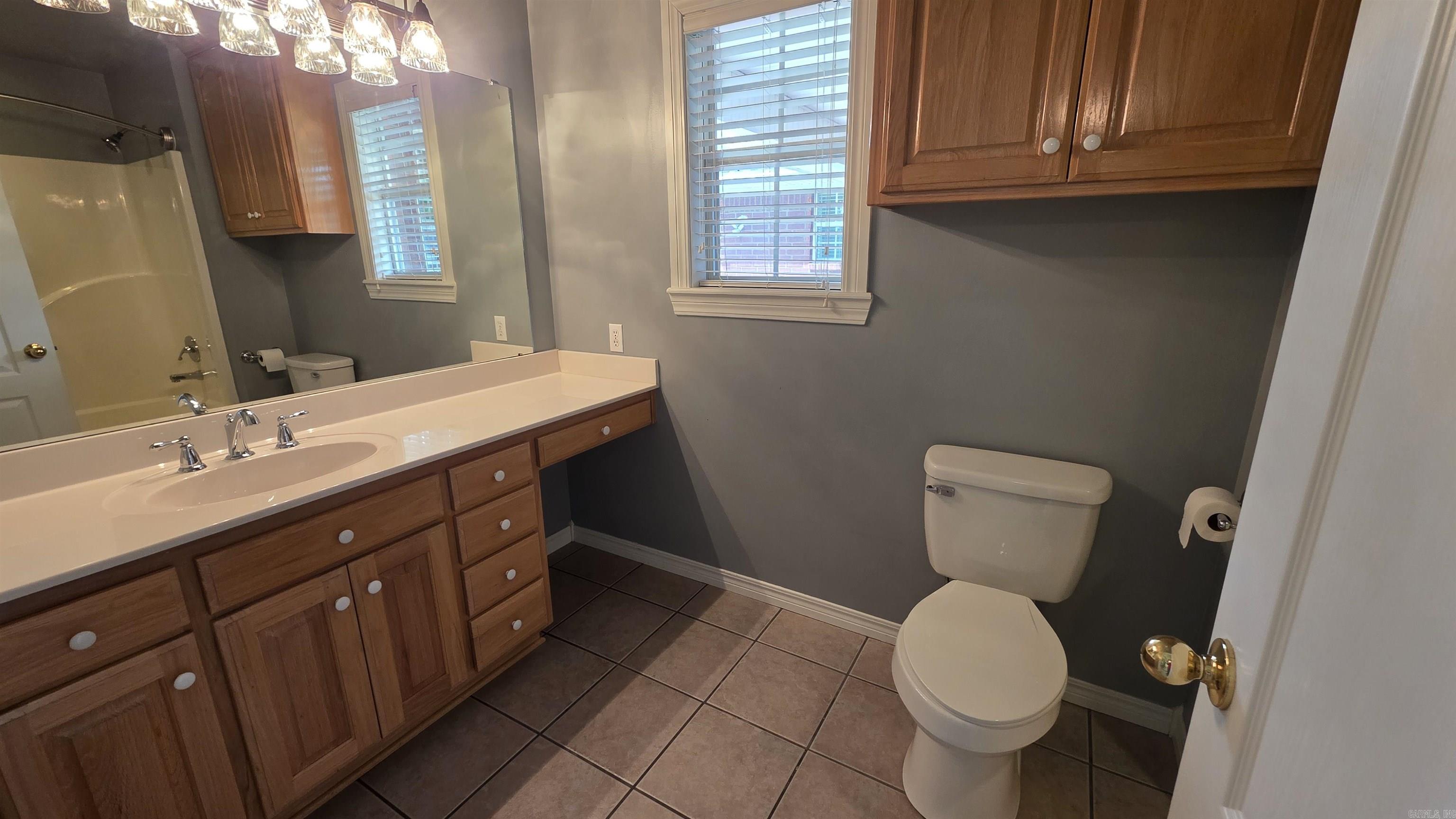 2415 W 8th  Russellville, AR