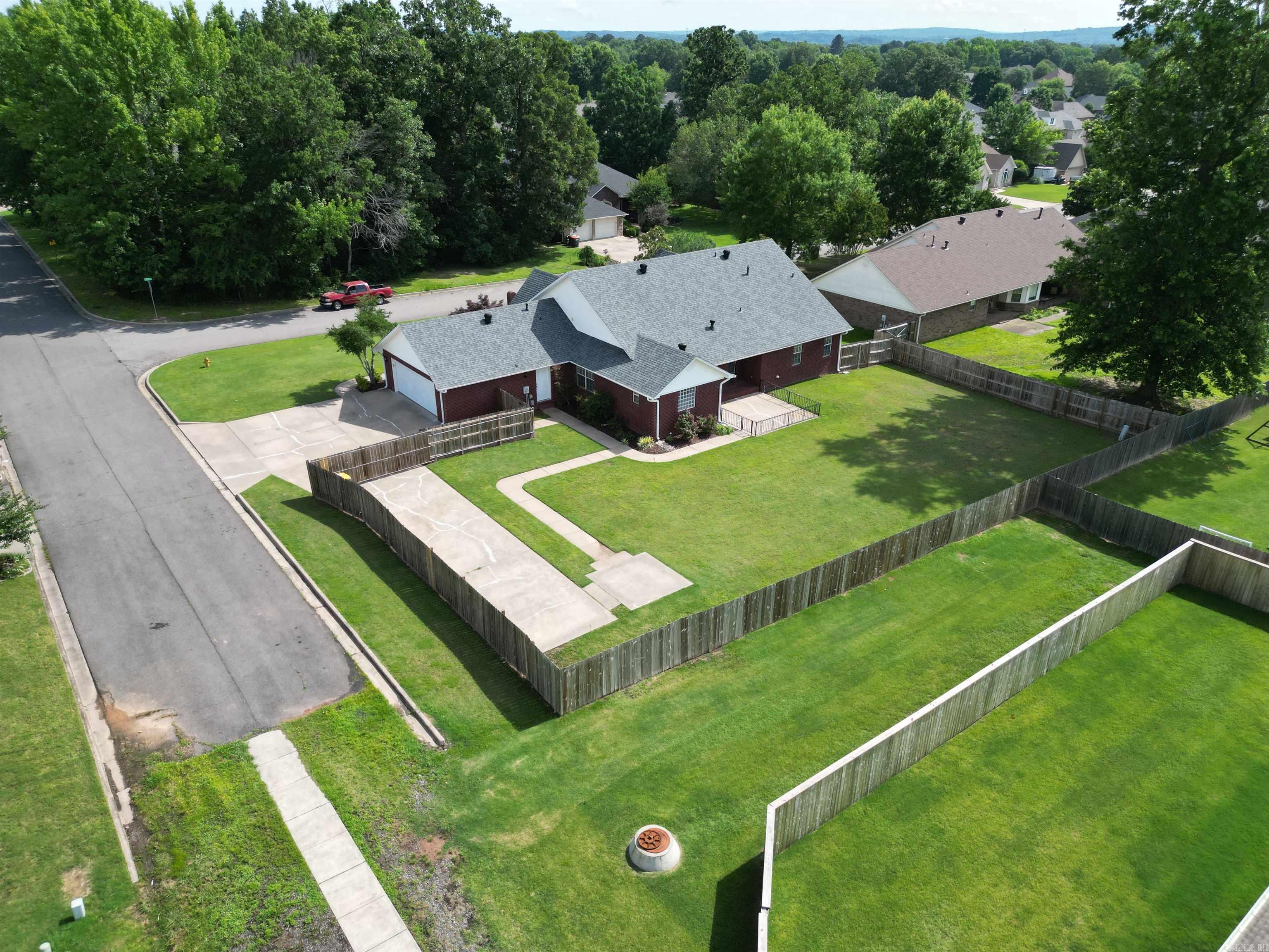 2415 W 8th  Russellville, AR