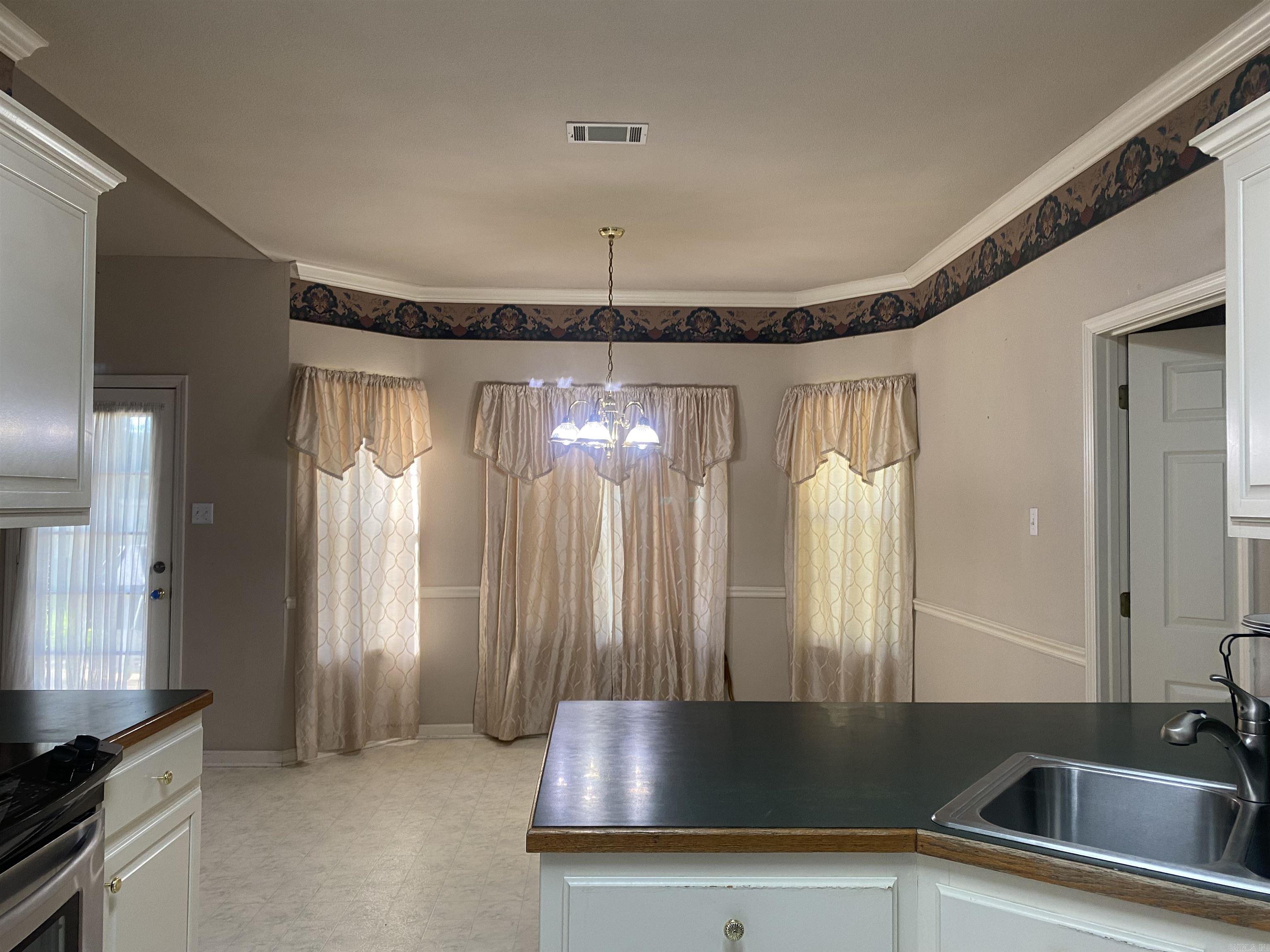 3328 Meadow Creek  Bryant, AR
