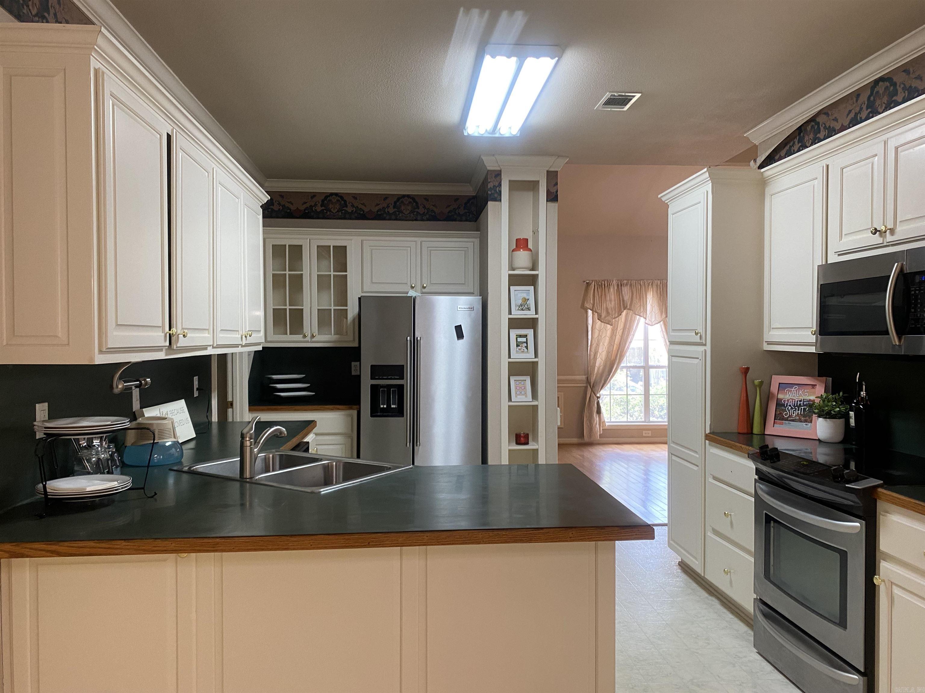 3328 Meadow Creek  Bryant, AR