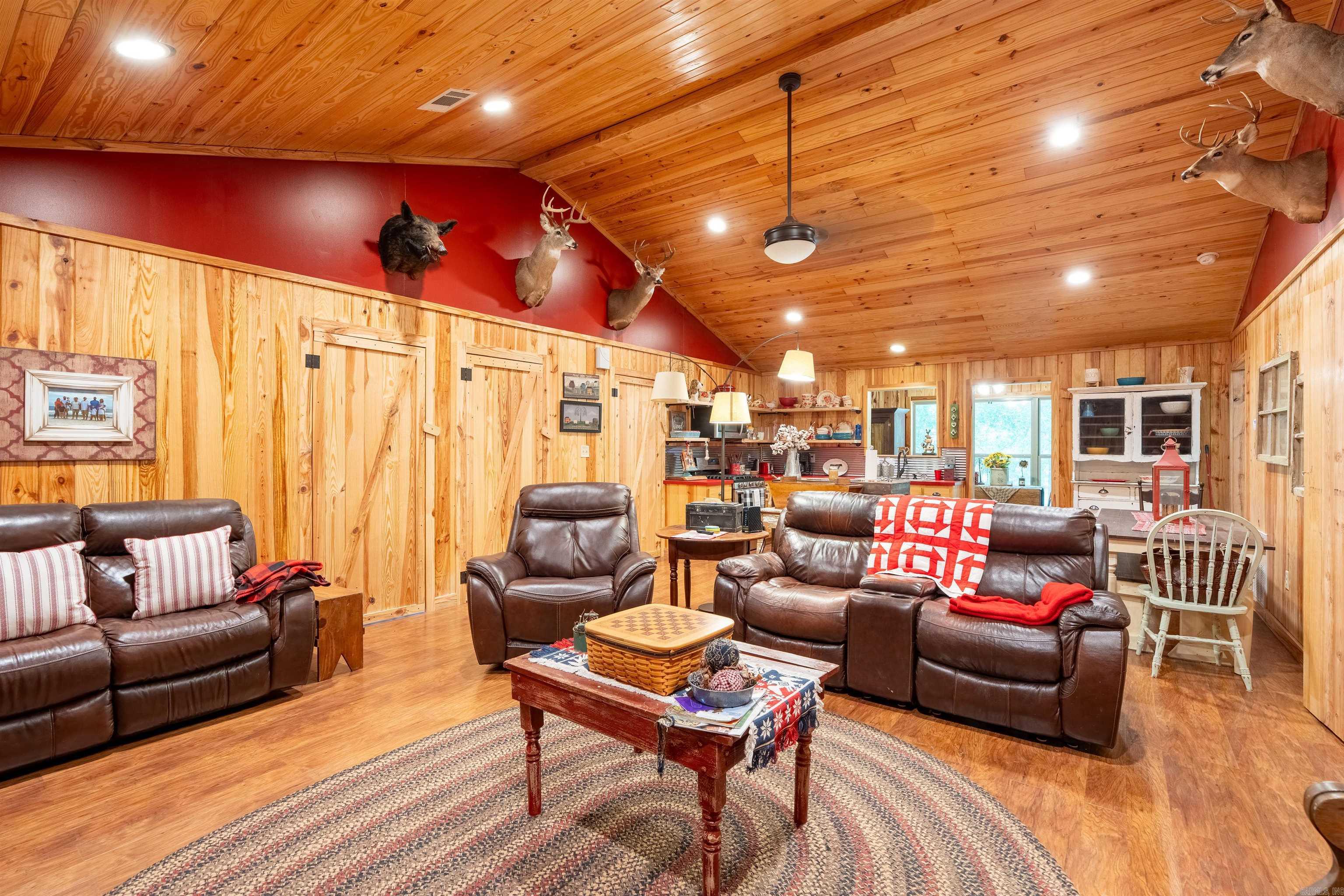 357 Cyperts Bluff Rd  Searcy, AR