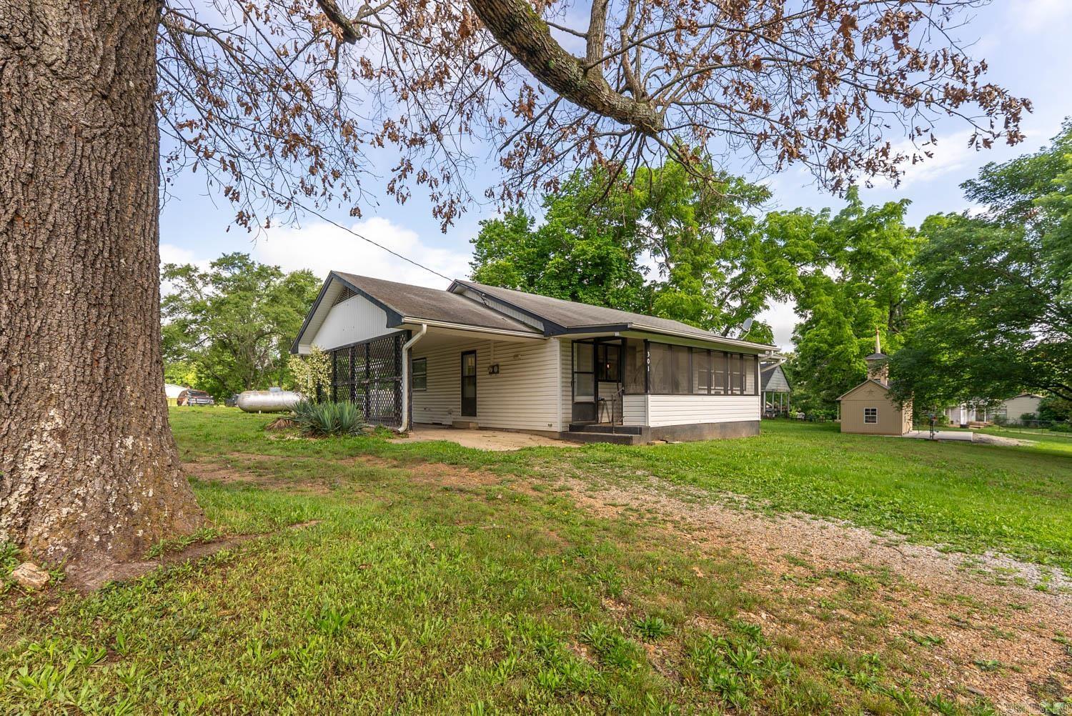 301 Hall St  Alton, MO