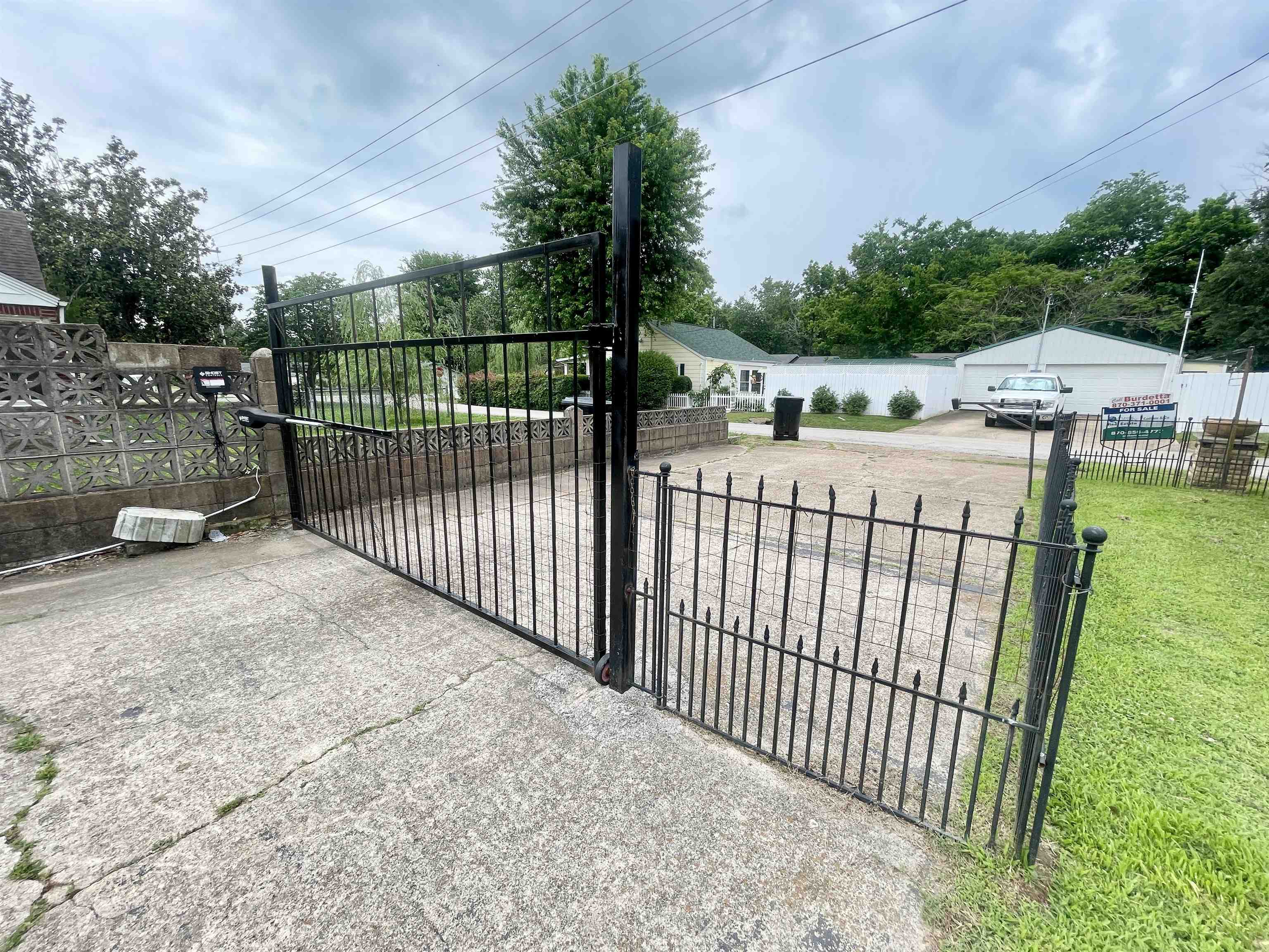 111 Oak  Salem, AR