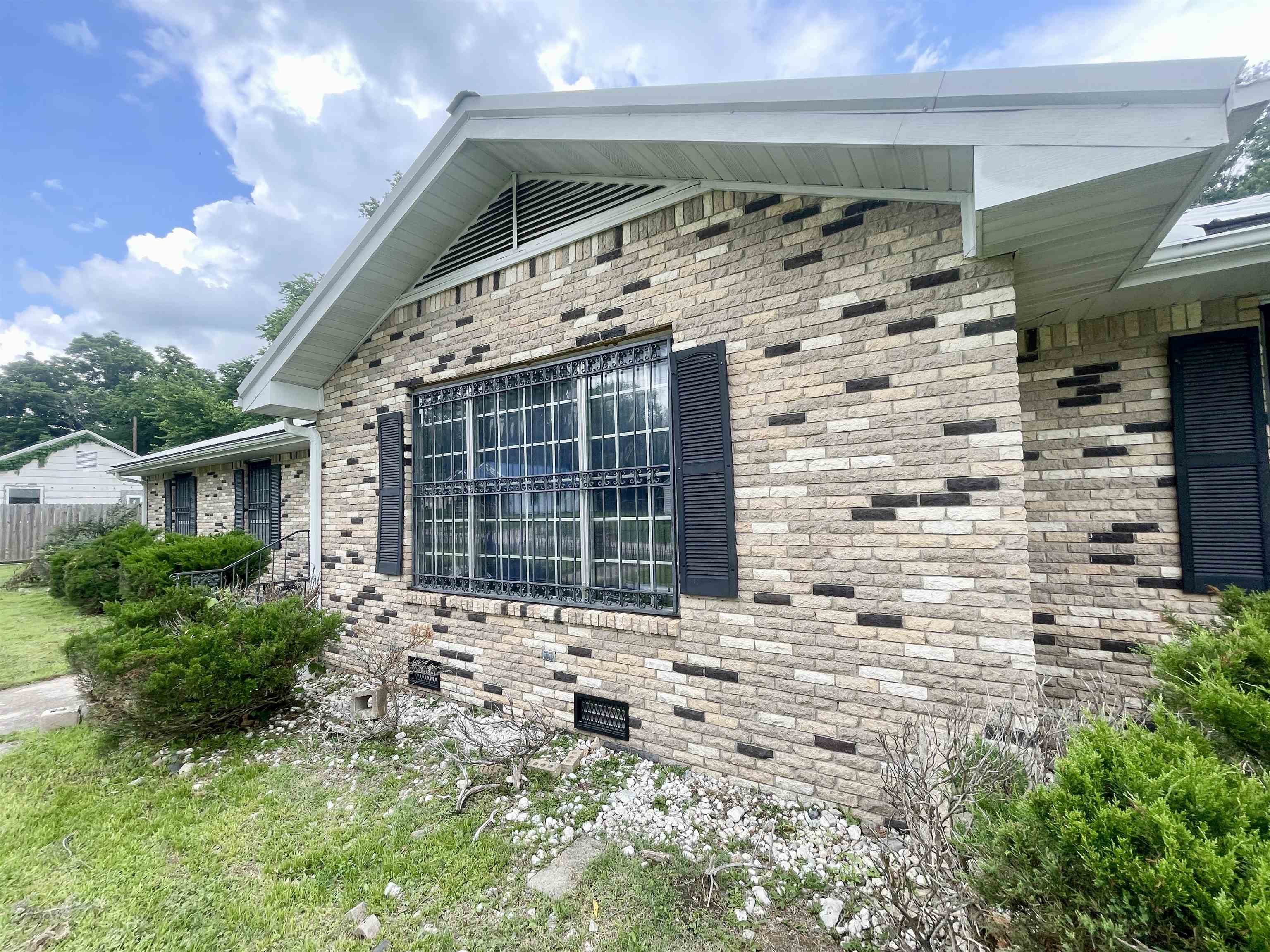 111 Oak  Salem, AR