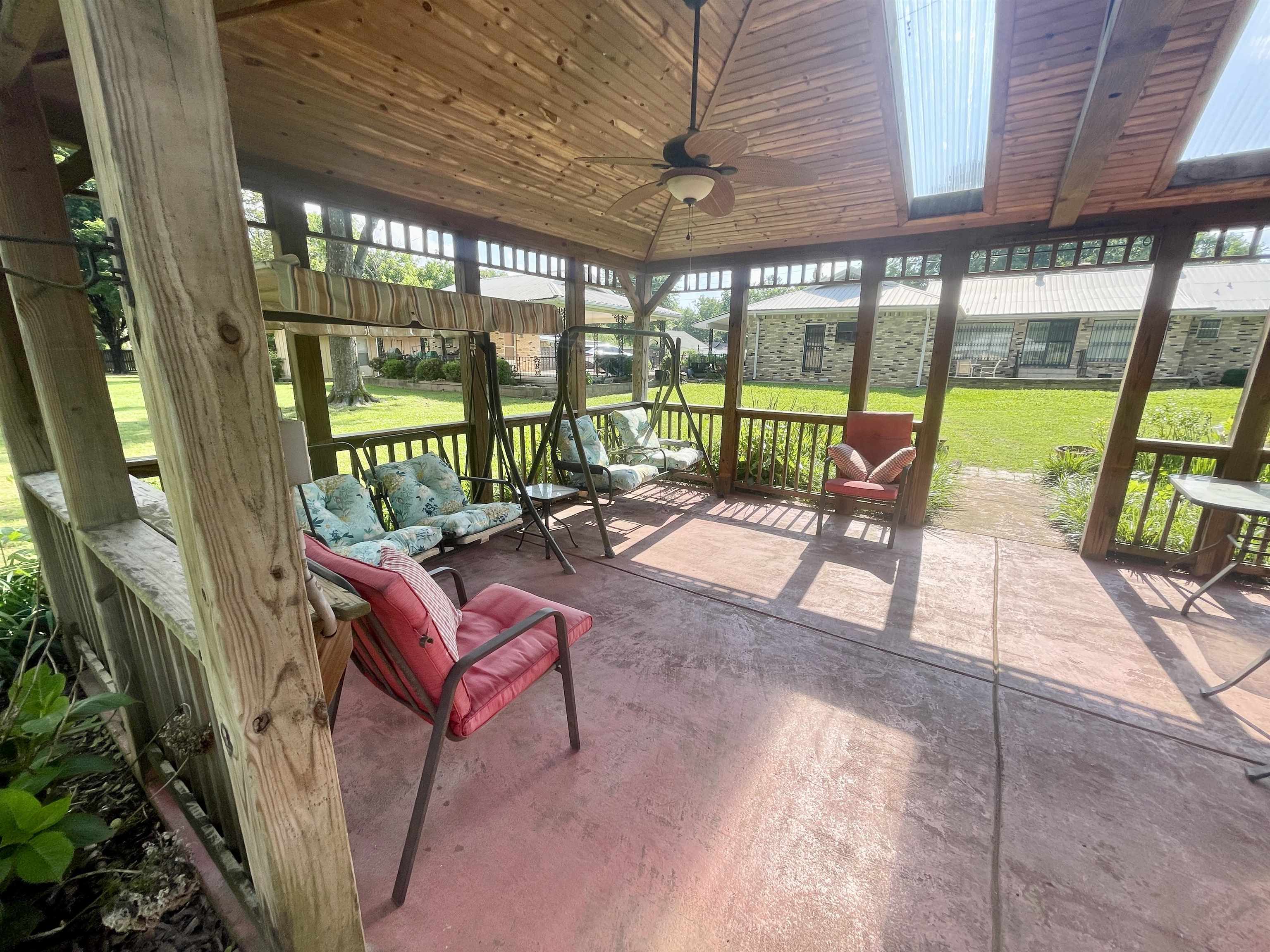 111 Oak  Salem, AR