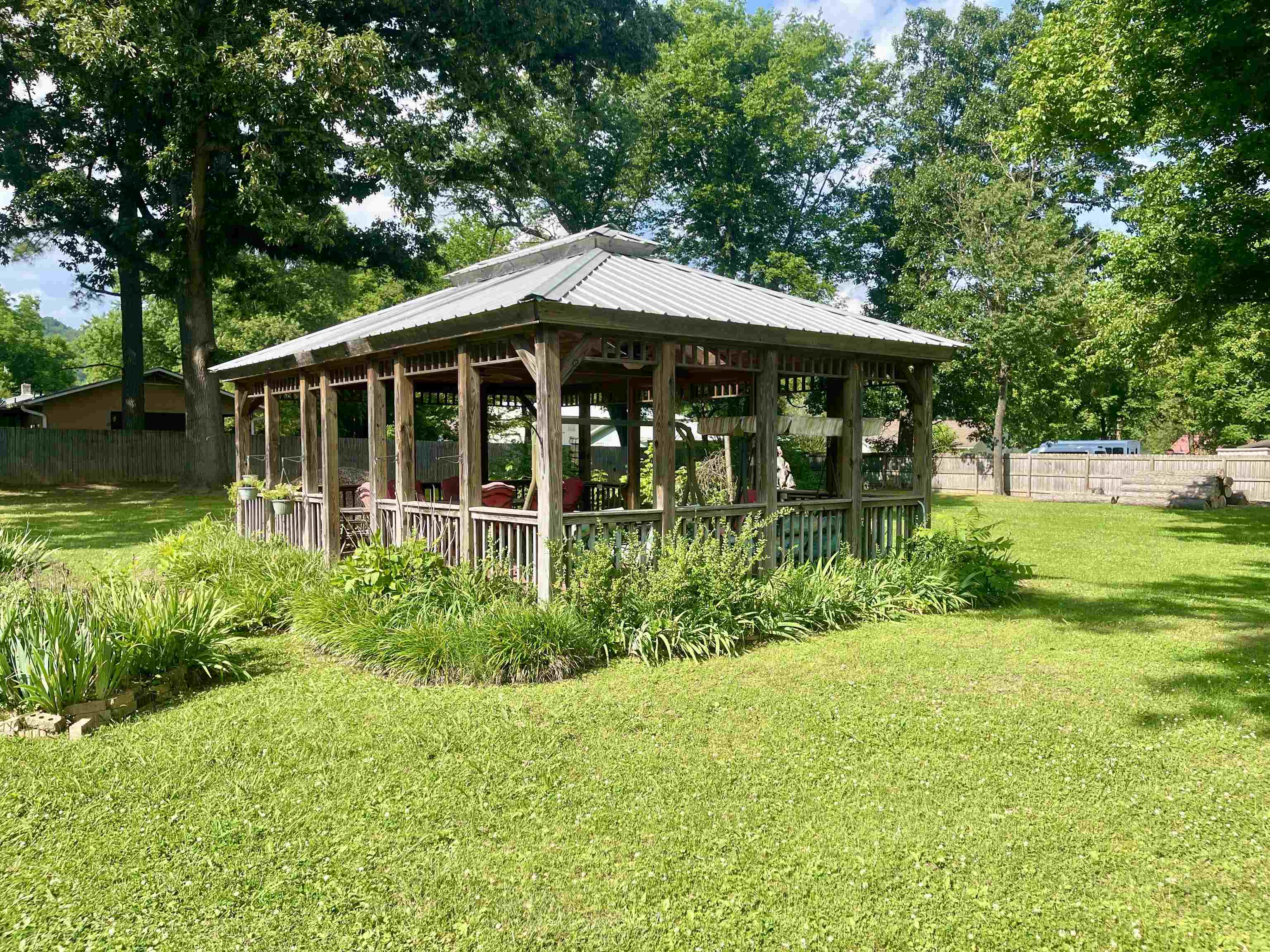 111 Oak  Salem, AR