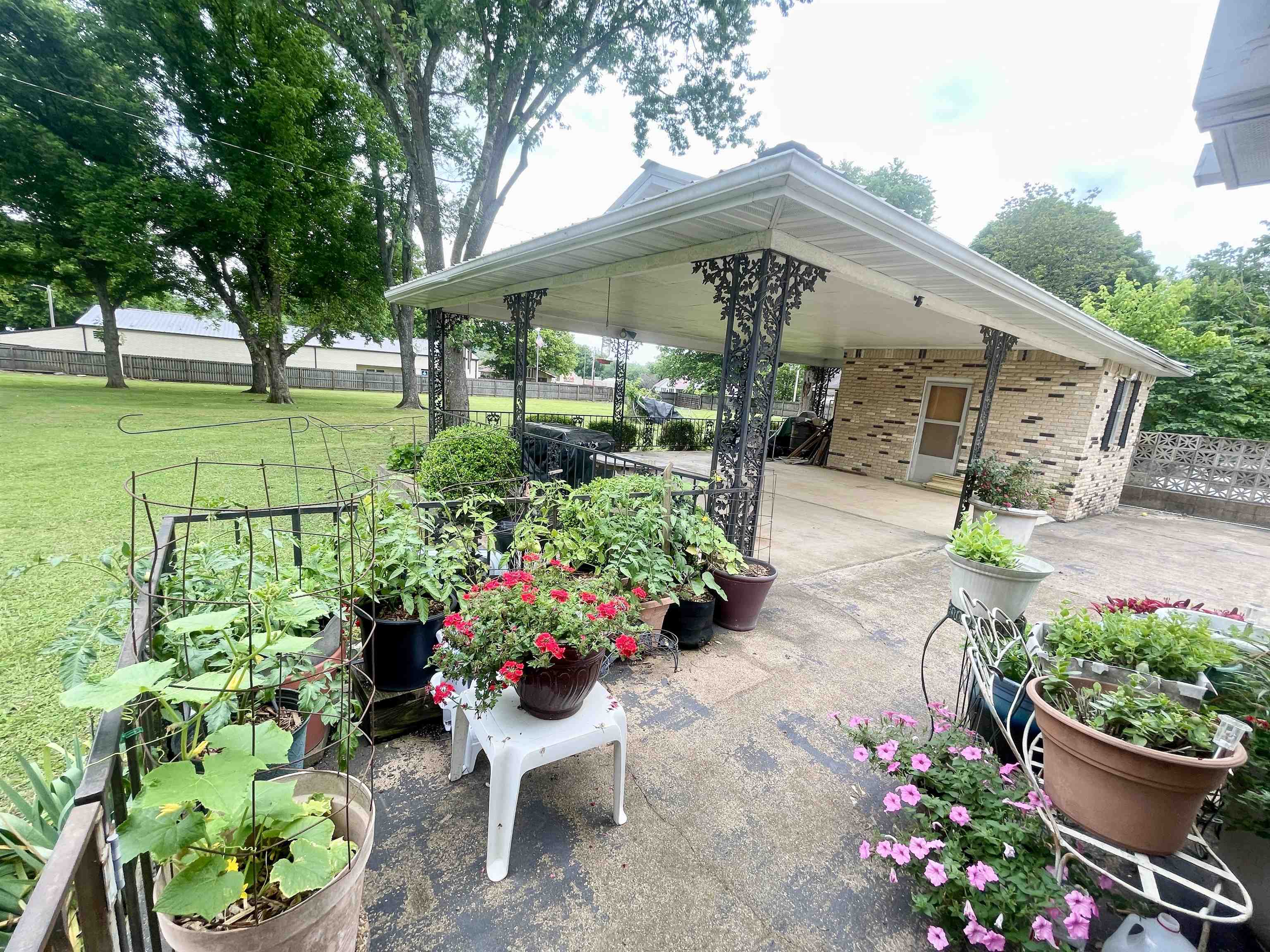 111 Oak  Salem, AR