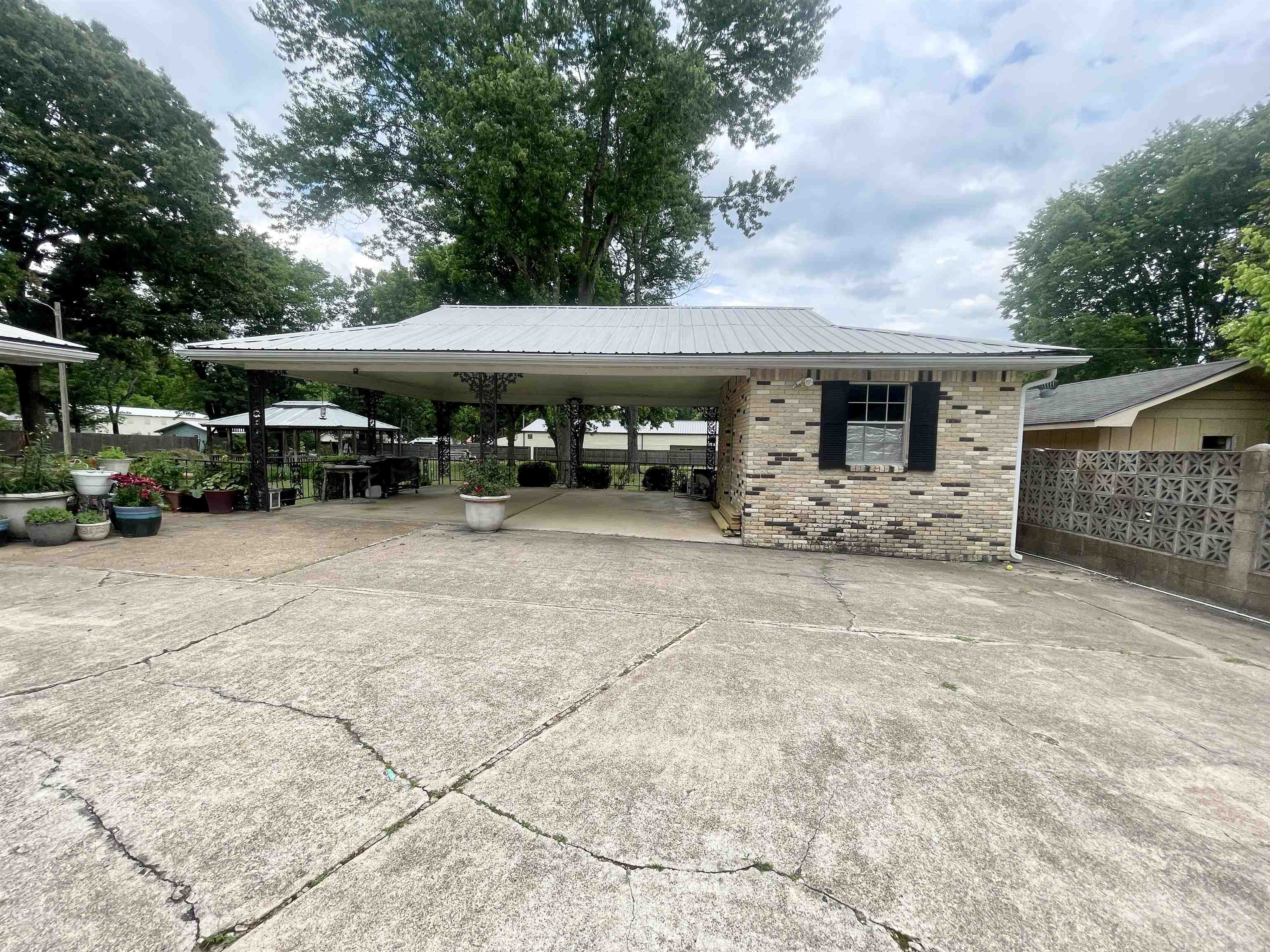 111 Oak  Salem, AR