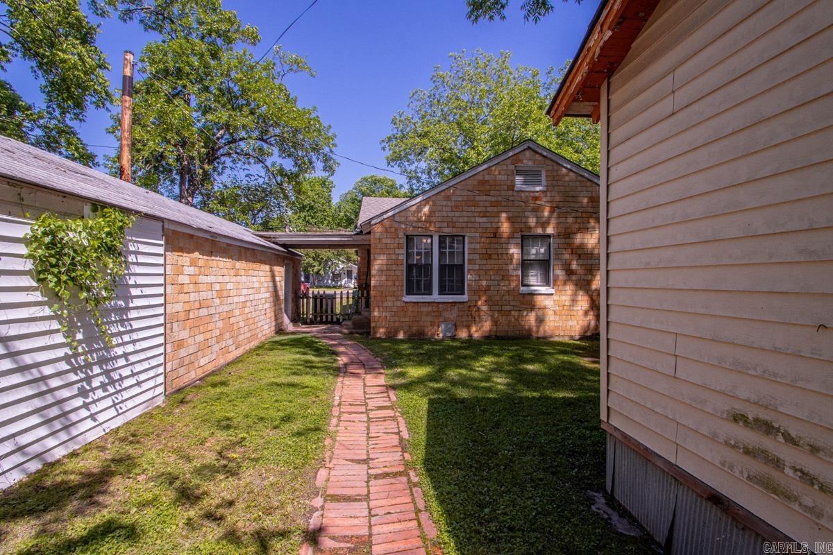 831 Center  Conway, AR