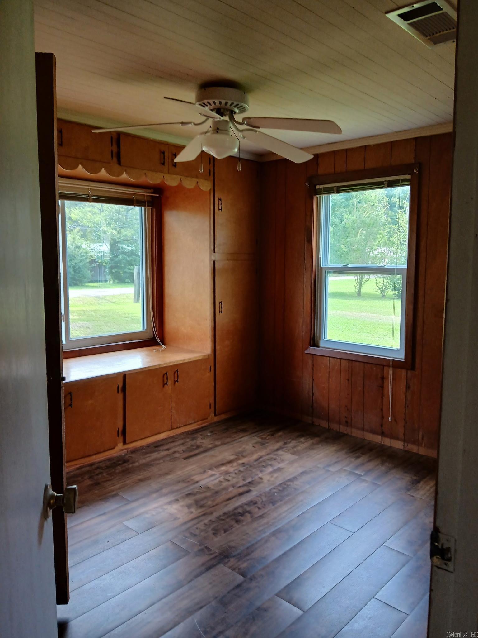 11 Cardinal  Warren, AR