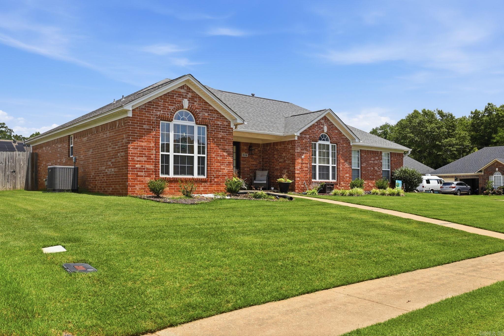 516 Pinnacle Dr Bryant, AR 72022