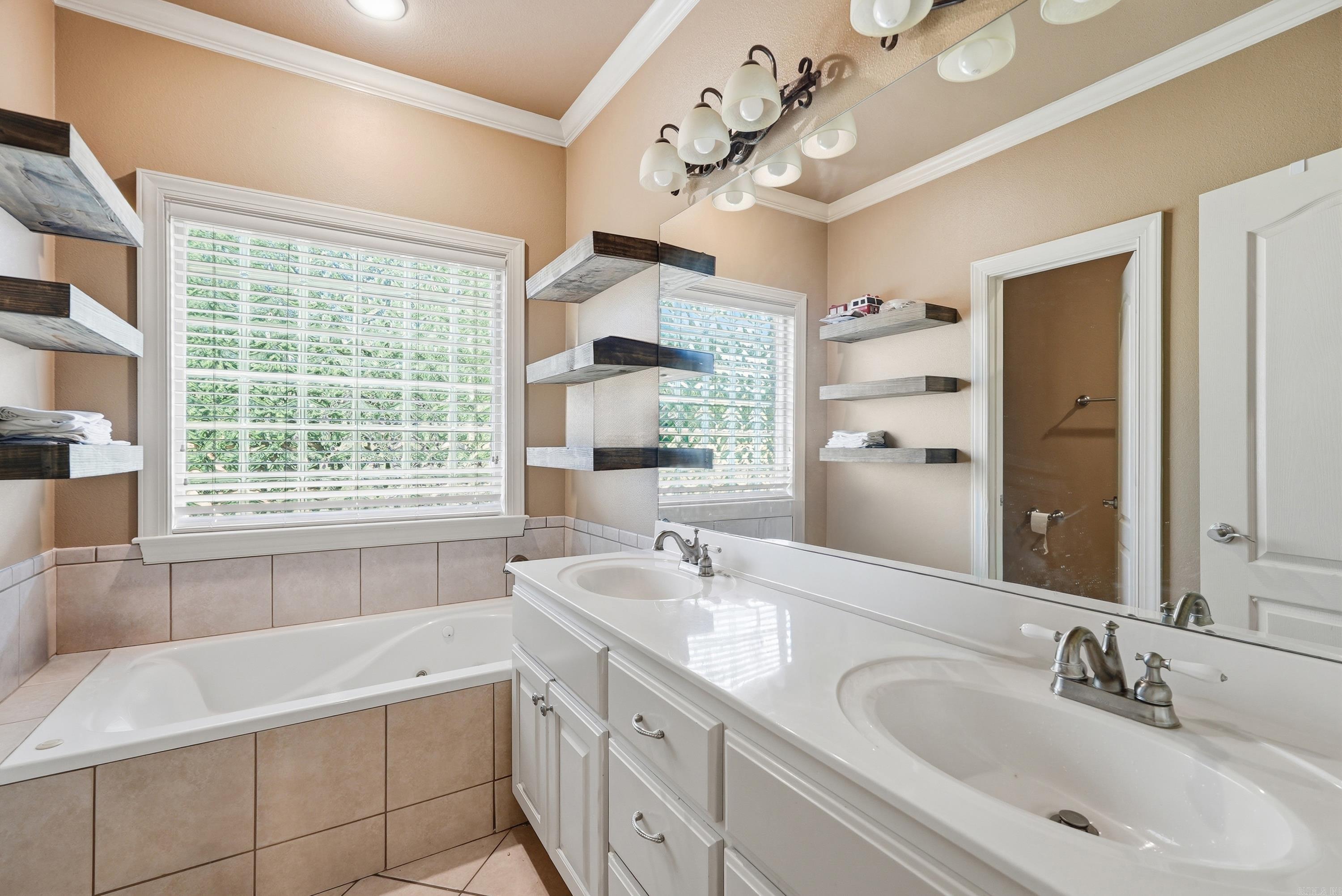 7426 Peach Blossom  Benton, AR