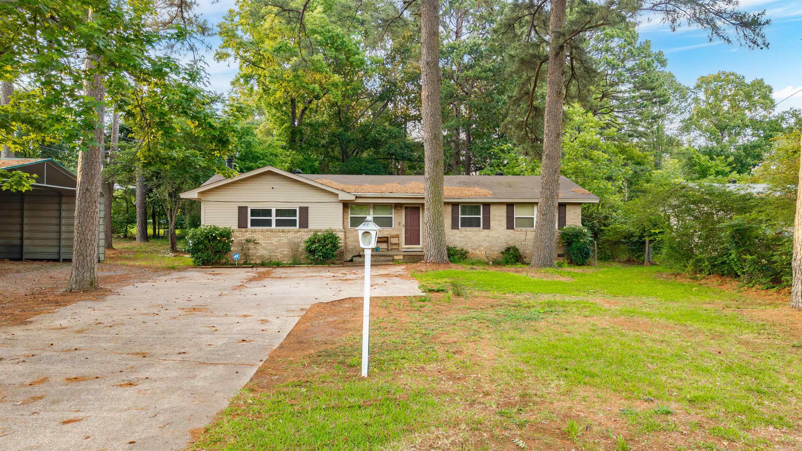 7924 Mabelvale Cut Off Rd  Mabelvale, AR