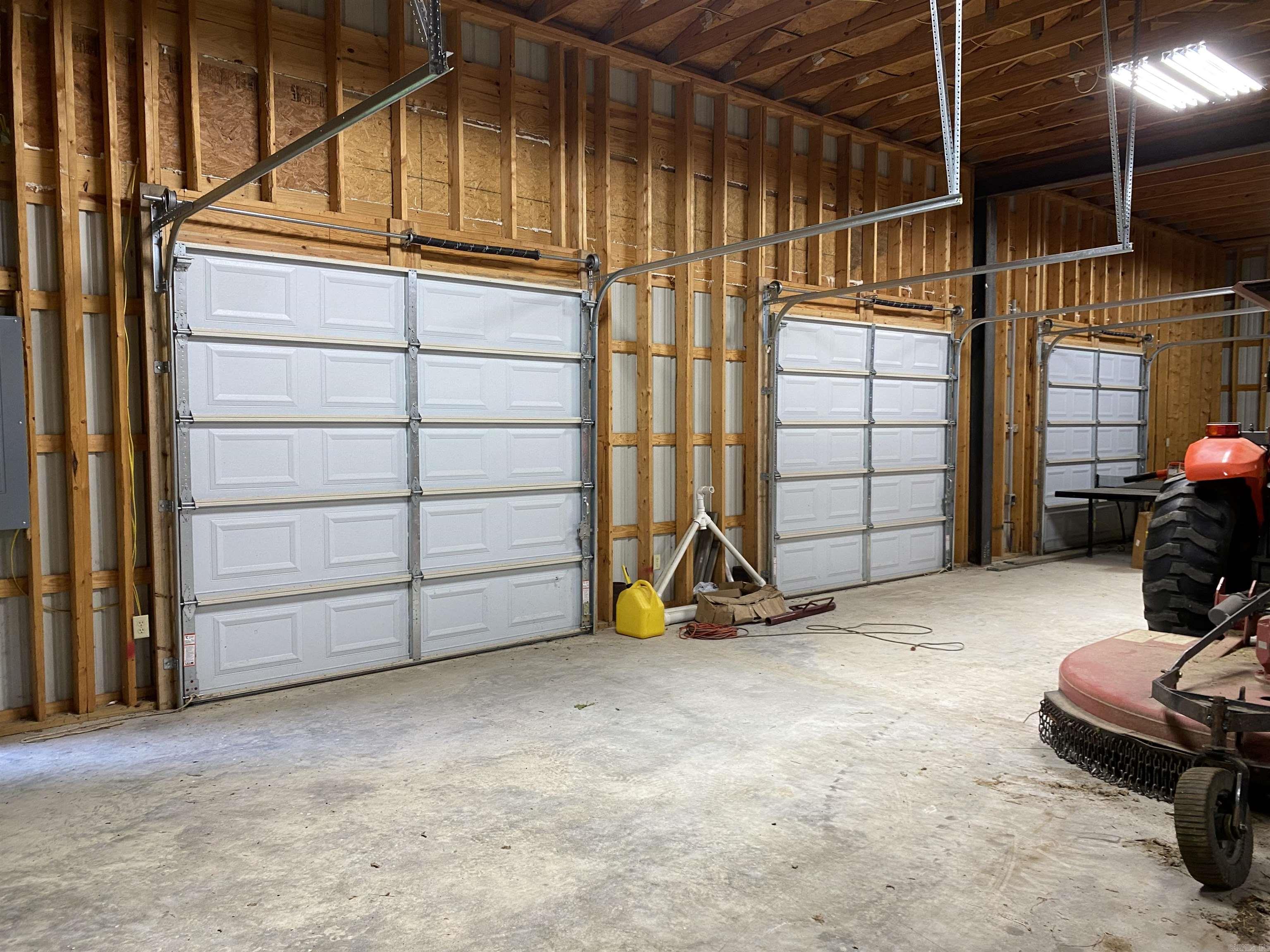 280 North Polk Creek  Norman, AR