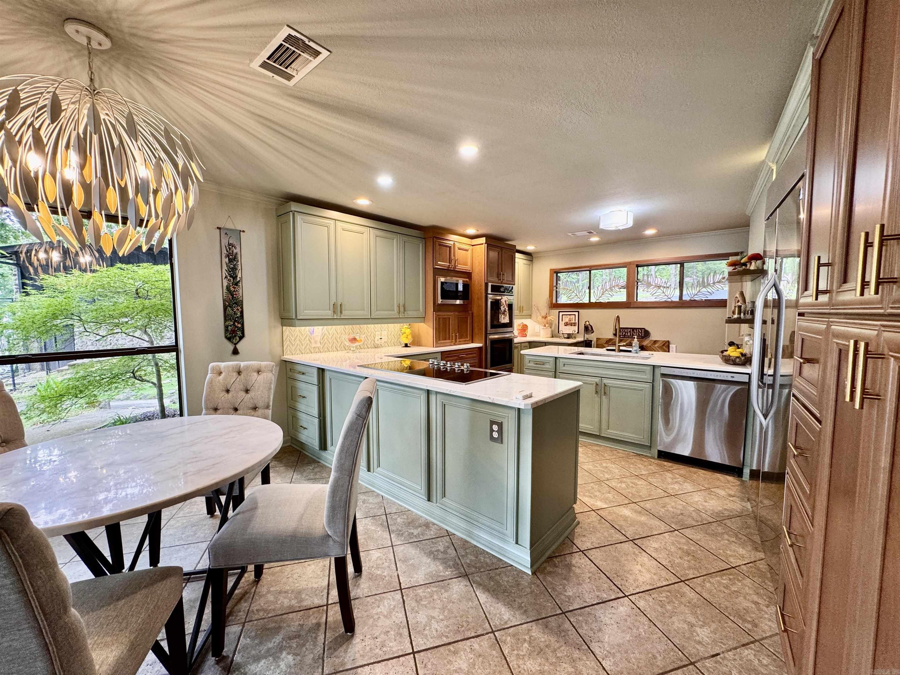 121 Kathy Lane Hot Springs, AR 71913